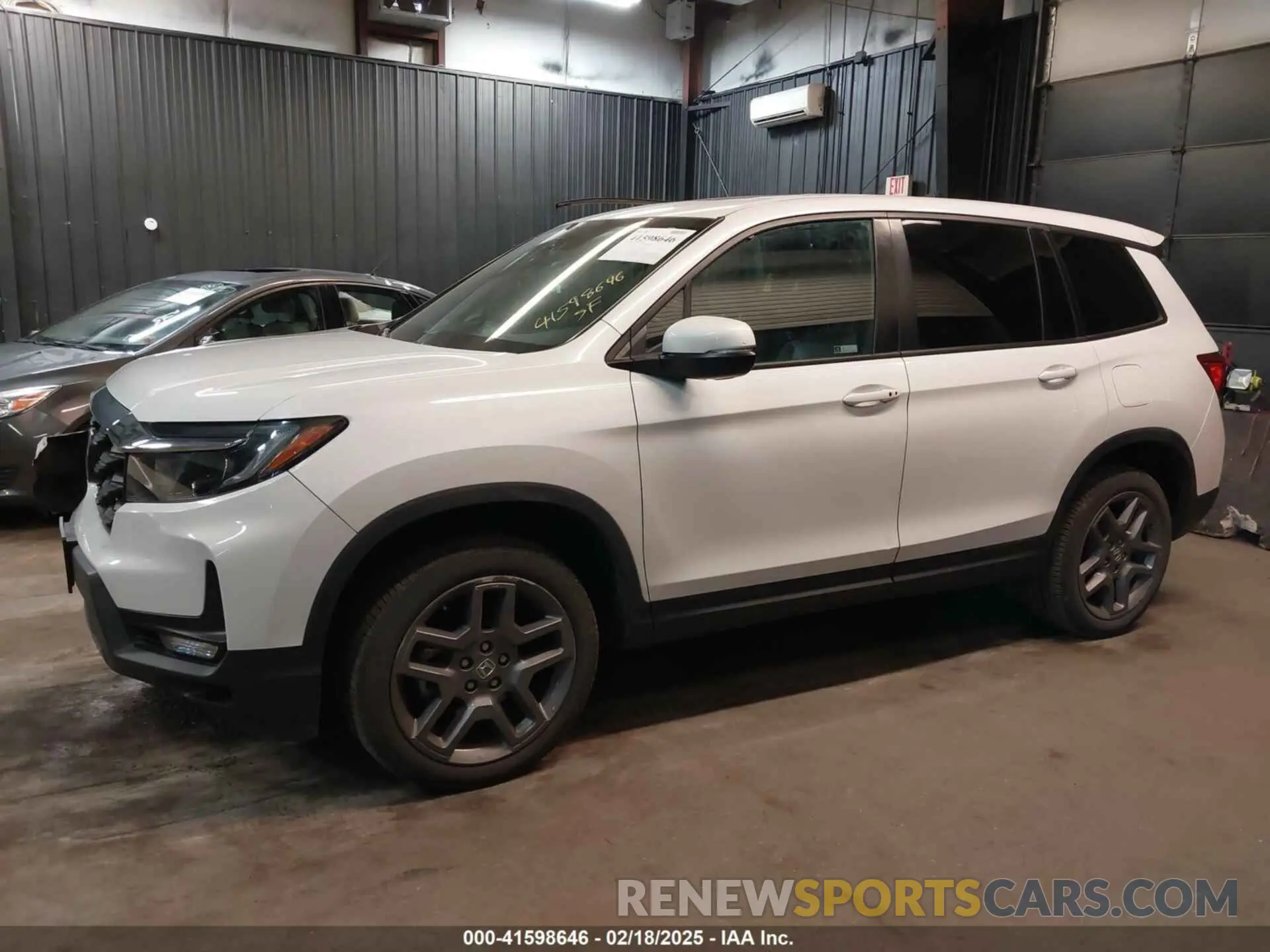 14 Photograph of a damaged car 5FNYF8H52NB001840 HONDA PASSPORT 2022