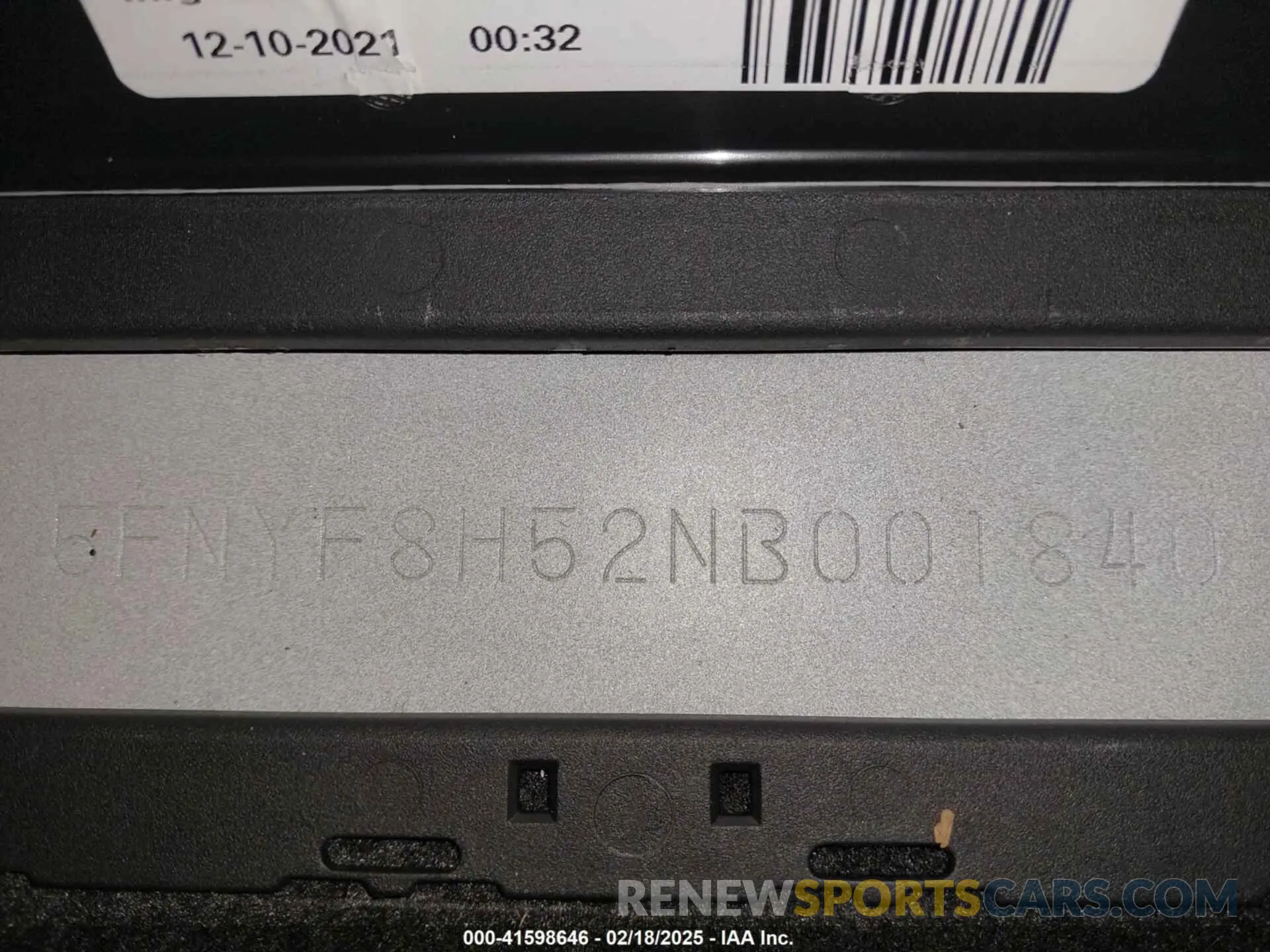 18 Photograph of a damaged car 5FNYF8H52NB001840 HONDA PASSPORT 2022