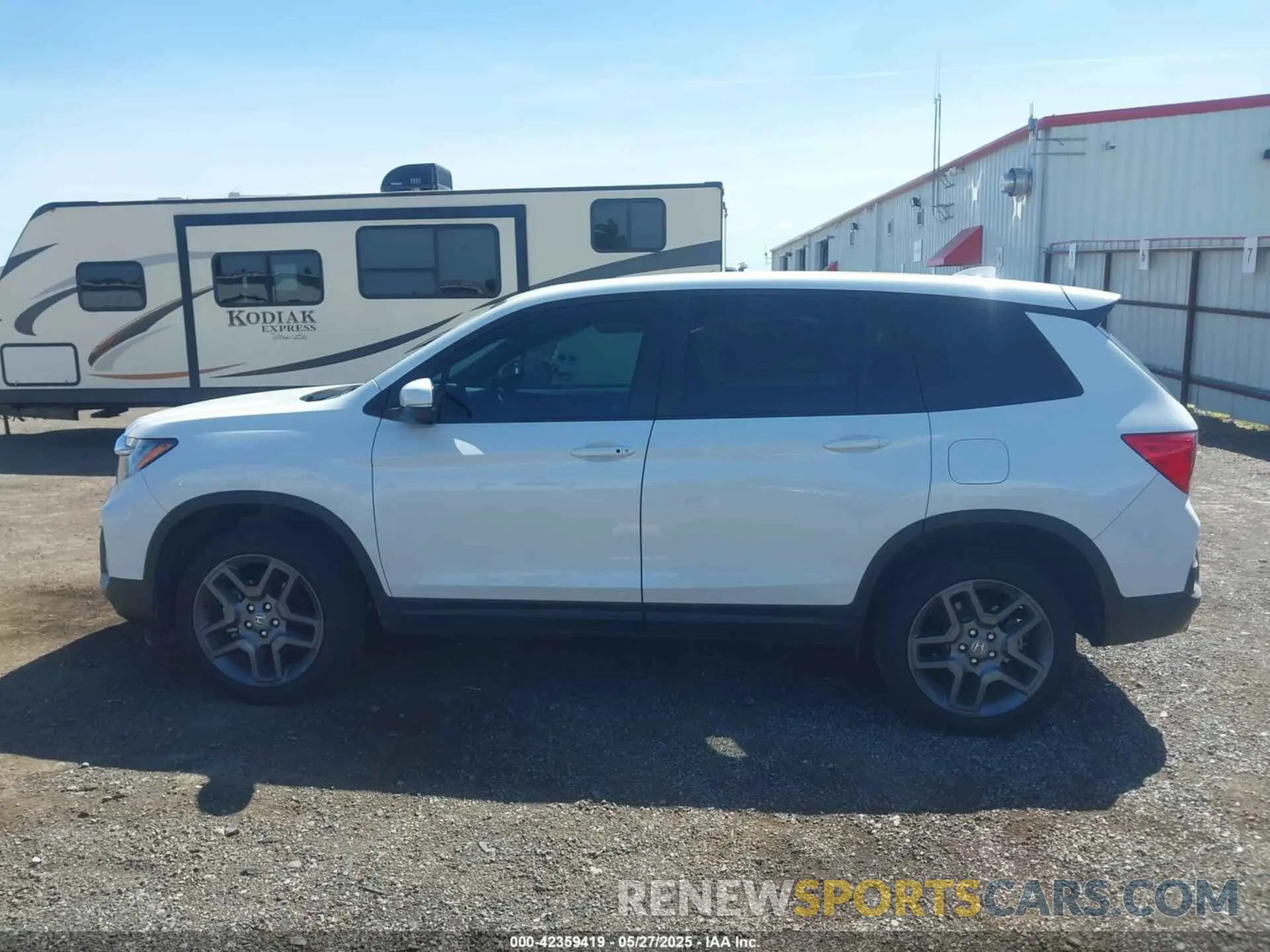 14 Photograph of a damaged car 5FNYF8H52NB009758 HONDA PASSPORT 2022