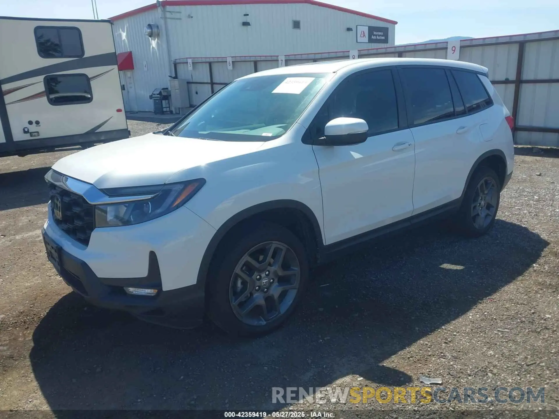 2 Photograph of a damaged car 5FNYF8H52NB009758 HONDA PASSPORT 2022