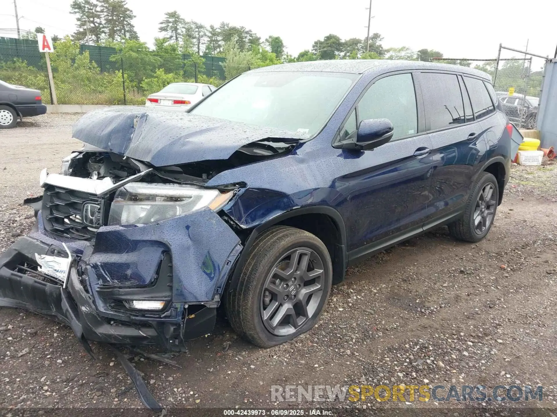 2 Photograph of a damaged car 5FNYF8H52NB010909 HONDA PASSPORT 2022