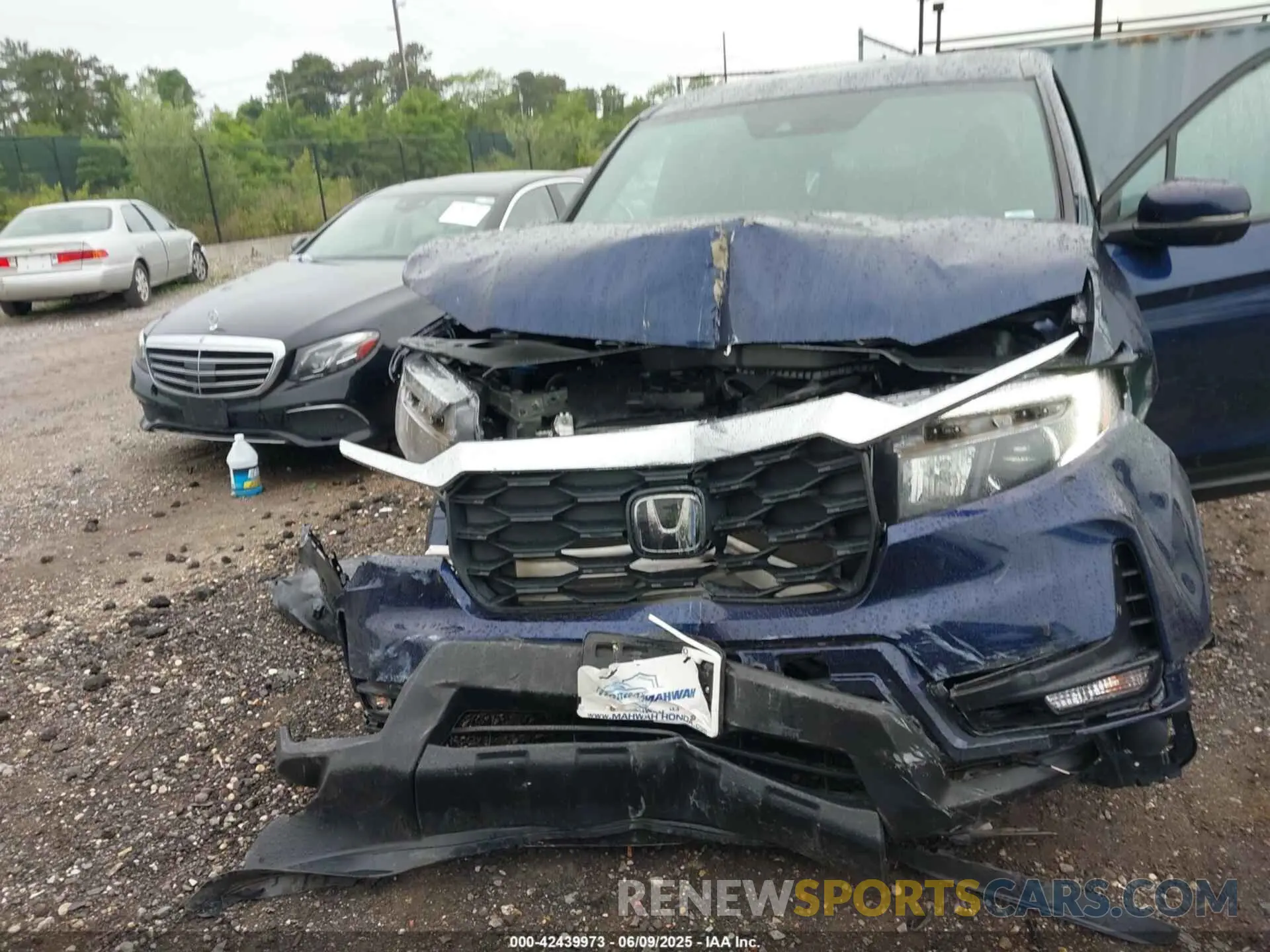 6 Photograph of a damaged car 5FNYF8H52NB010909 HONDA PASSPORT 2022