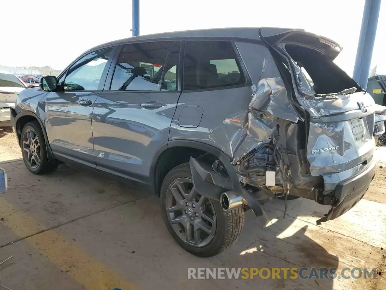 2 Photograph of a damaged car 5FNYF8H53NB007016 HONDA PASSPORT 2022