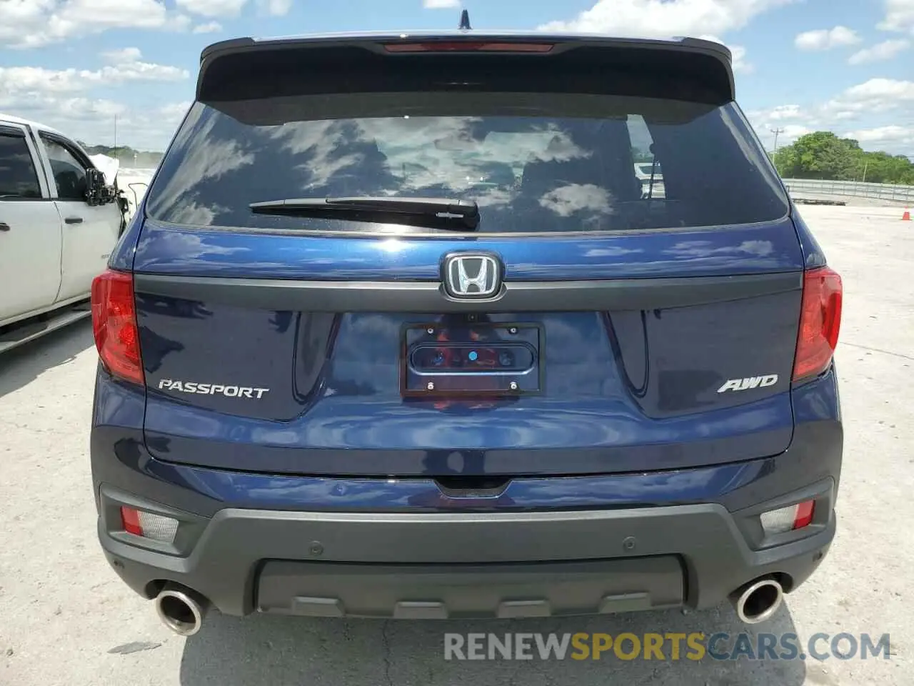 6 Photograph of a damaged car 5FNYF8H53NB029730 HONDA PASSPORT 2022