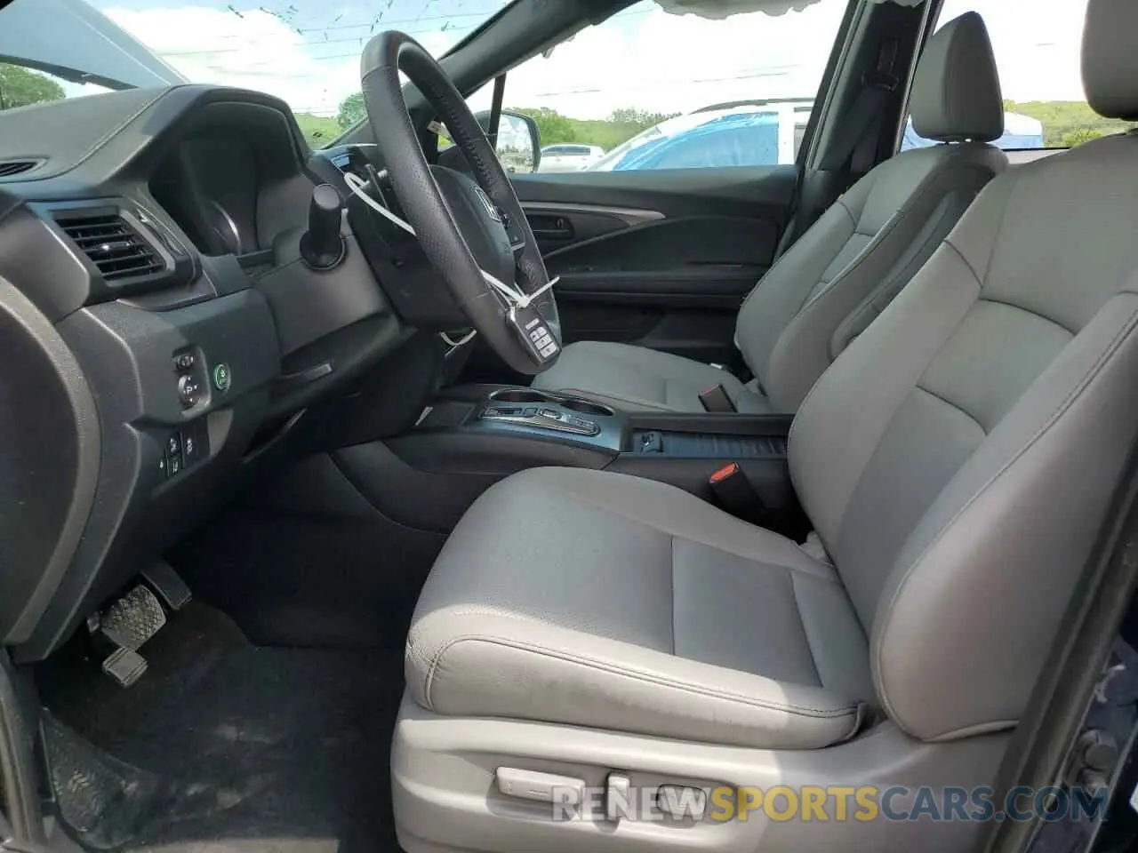 7 Photograph of a damaged car 5FNYF8H53NB029730 HONDA PASSPORT 2022