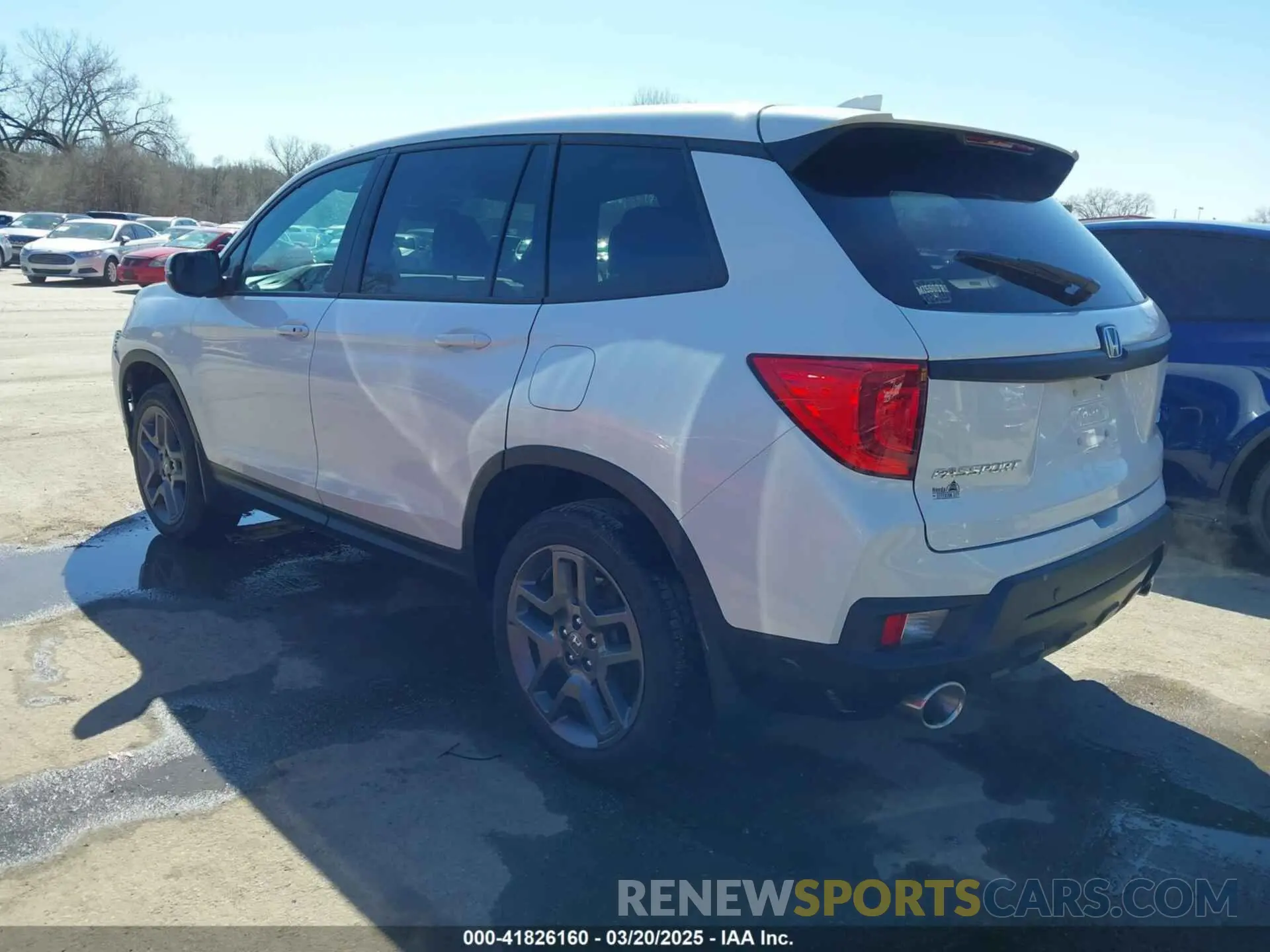 3 Photograph of a damaged car 5FNYF8H56NB008371 HONDA PASSPORT 2022