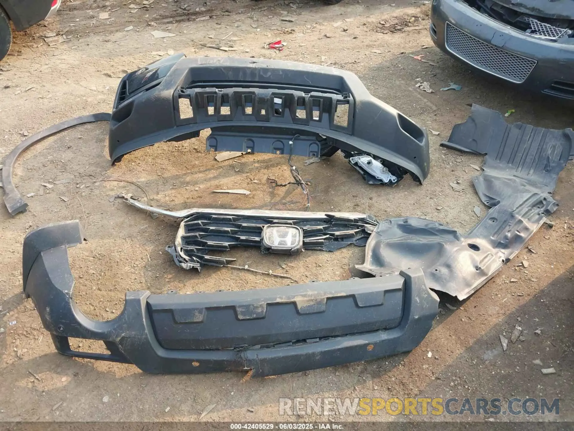 12 Photograph of a damaged car 5FNYF8H57NB003633 HONDA PASSPORT 2022