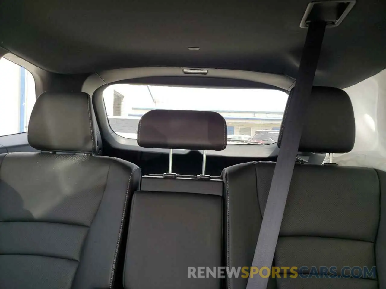 10 Photograph of a damaged car 5FNYF8H59NB021390 HONDA PASSPORT 2022