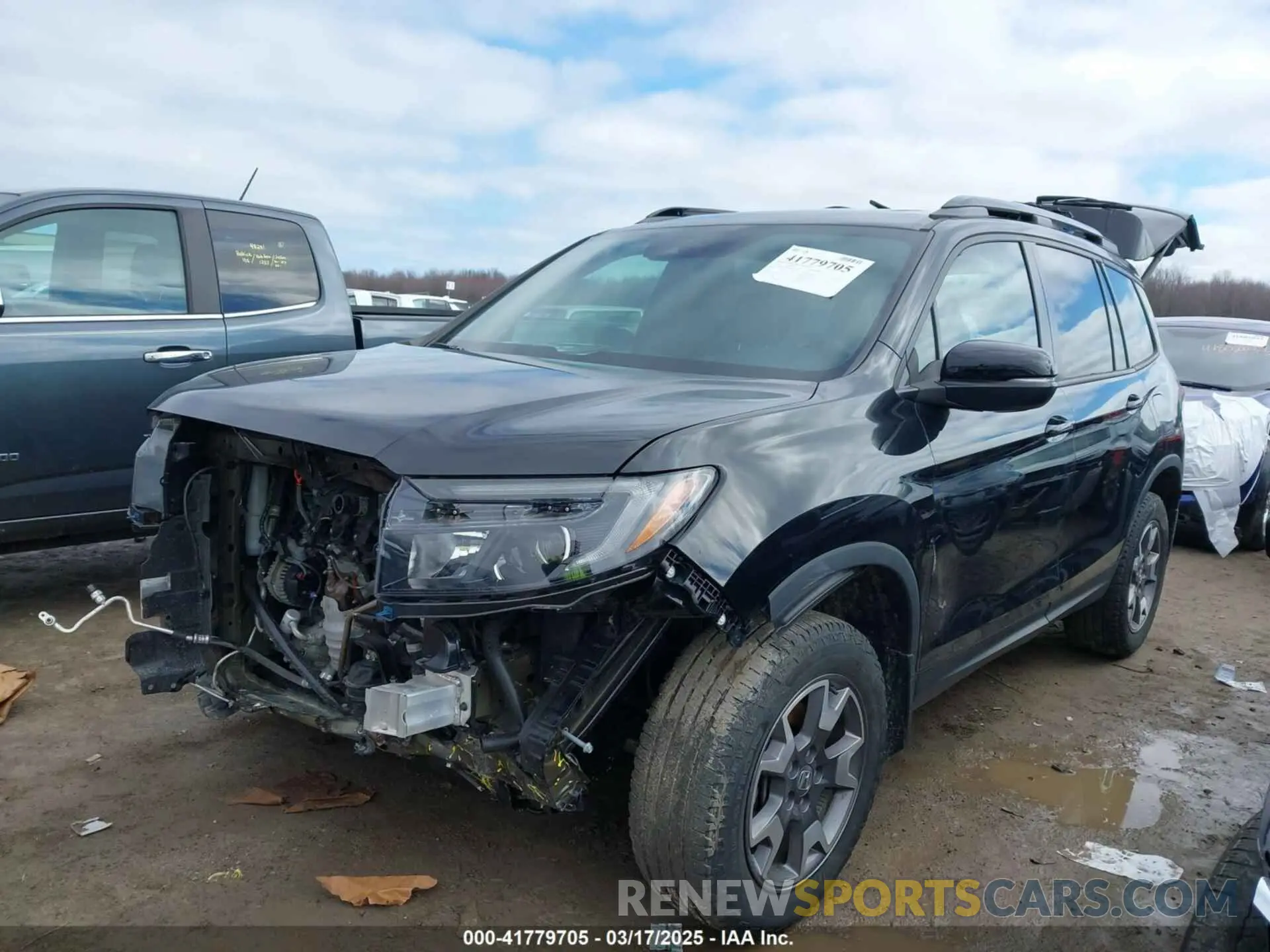 2 Photograph of a damaged car 5FNYF8H60NB011632 HONDA PASSPORT 2022