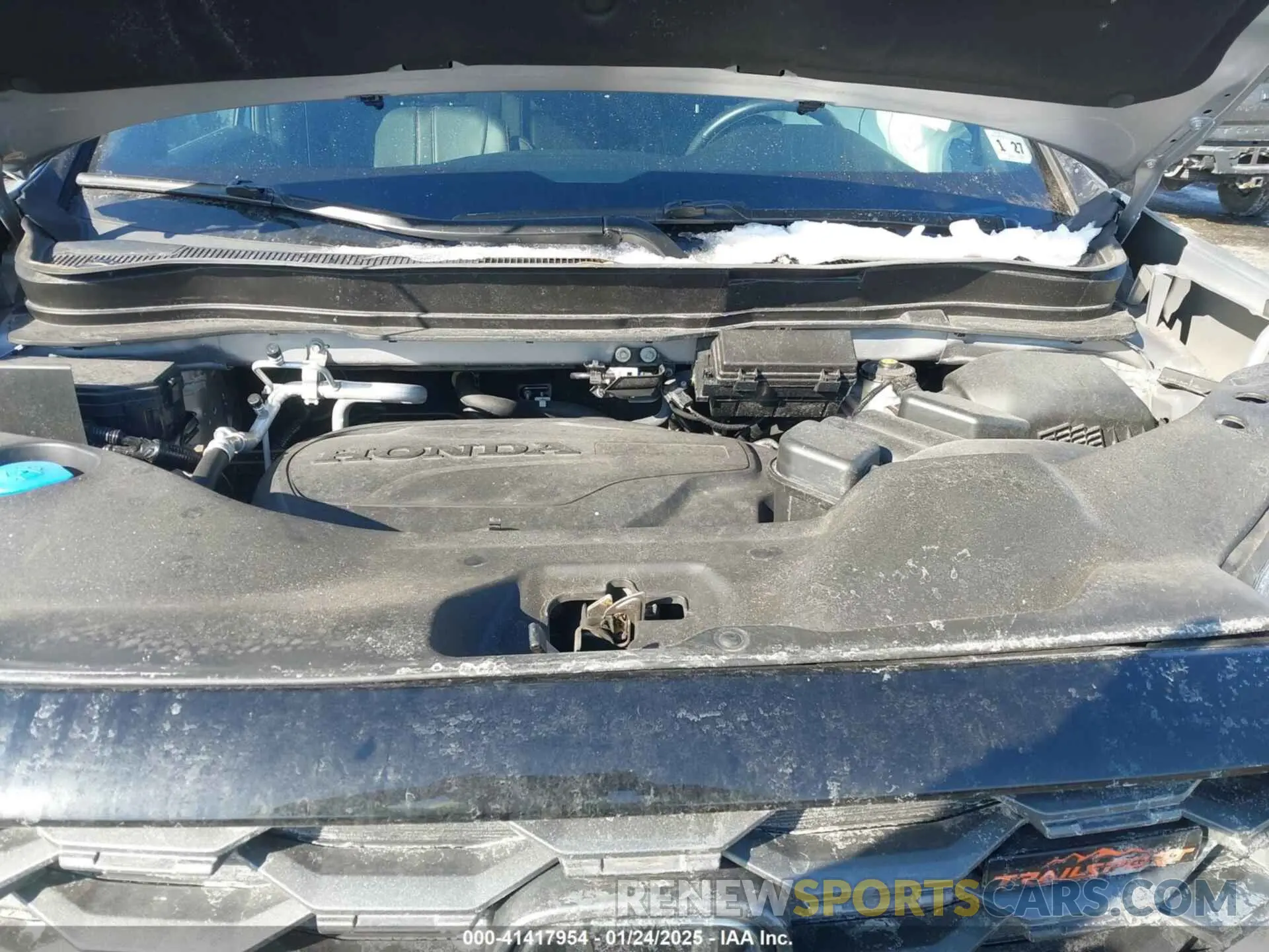 10 Photograph of a damaged car 5FNYF8H61NB000381 HONDA PASSPORT 2022