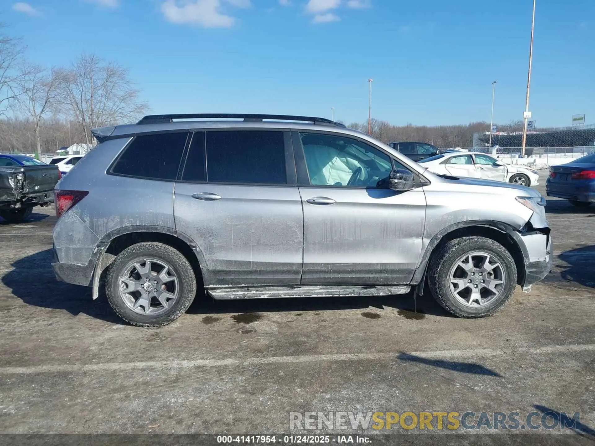 13 Photograph of a damaged car 5FNYF8H61NB000381 HONDA PASSPORT 2022