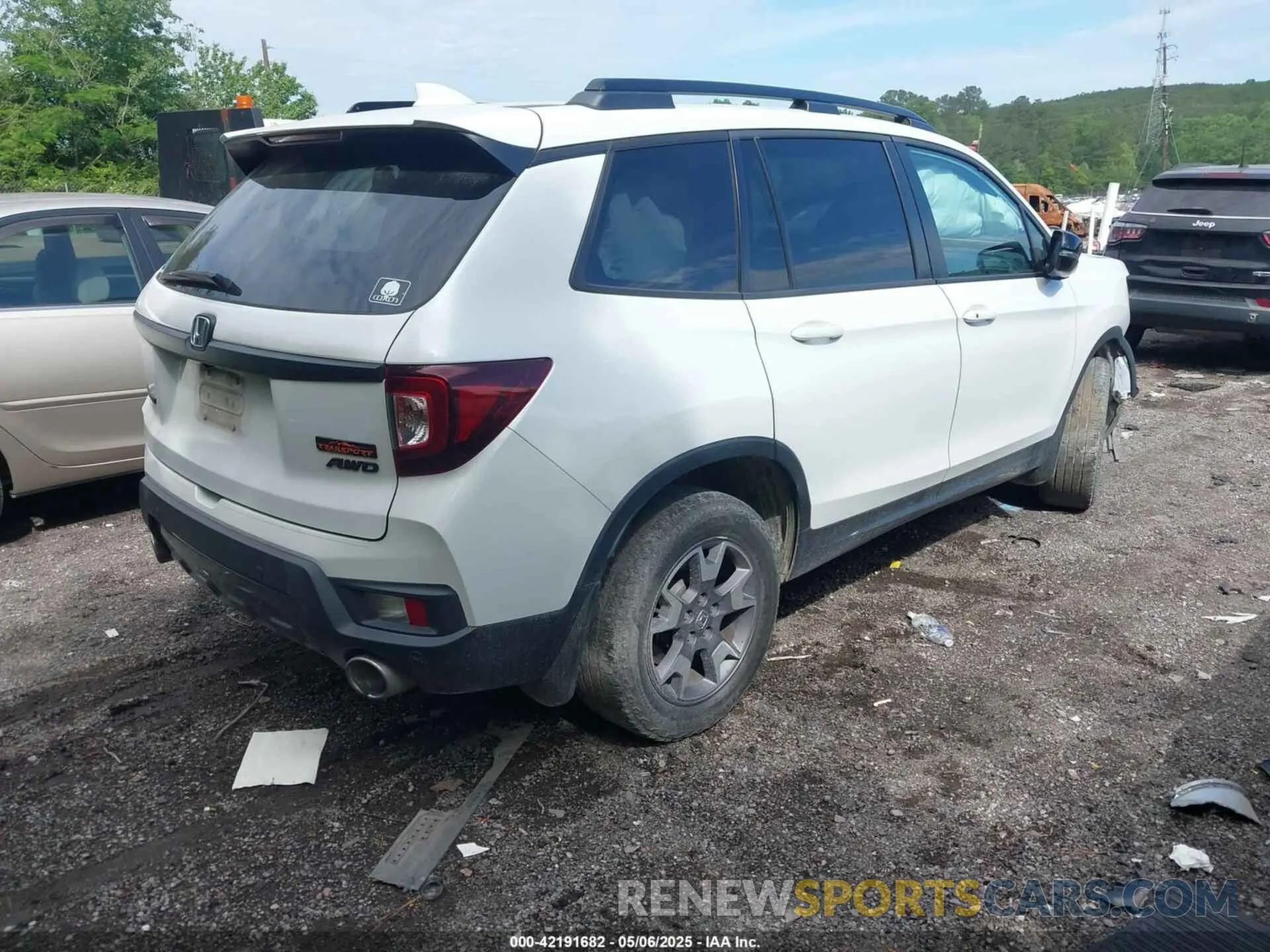 4 Photograph of a damaged car 5FNYF8H61NB017374 HONDA PASSPORT 2022