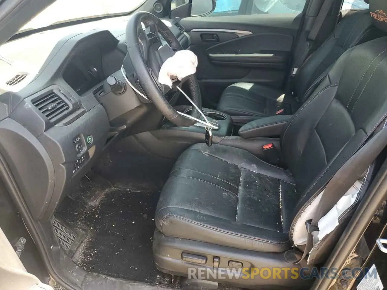 7 Photograph of a damaged car 5FNYF8H62NB029873 HONDA PASSPORT 2022