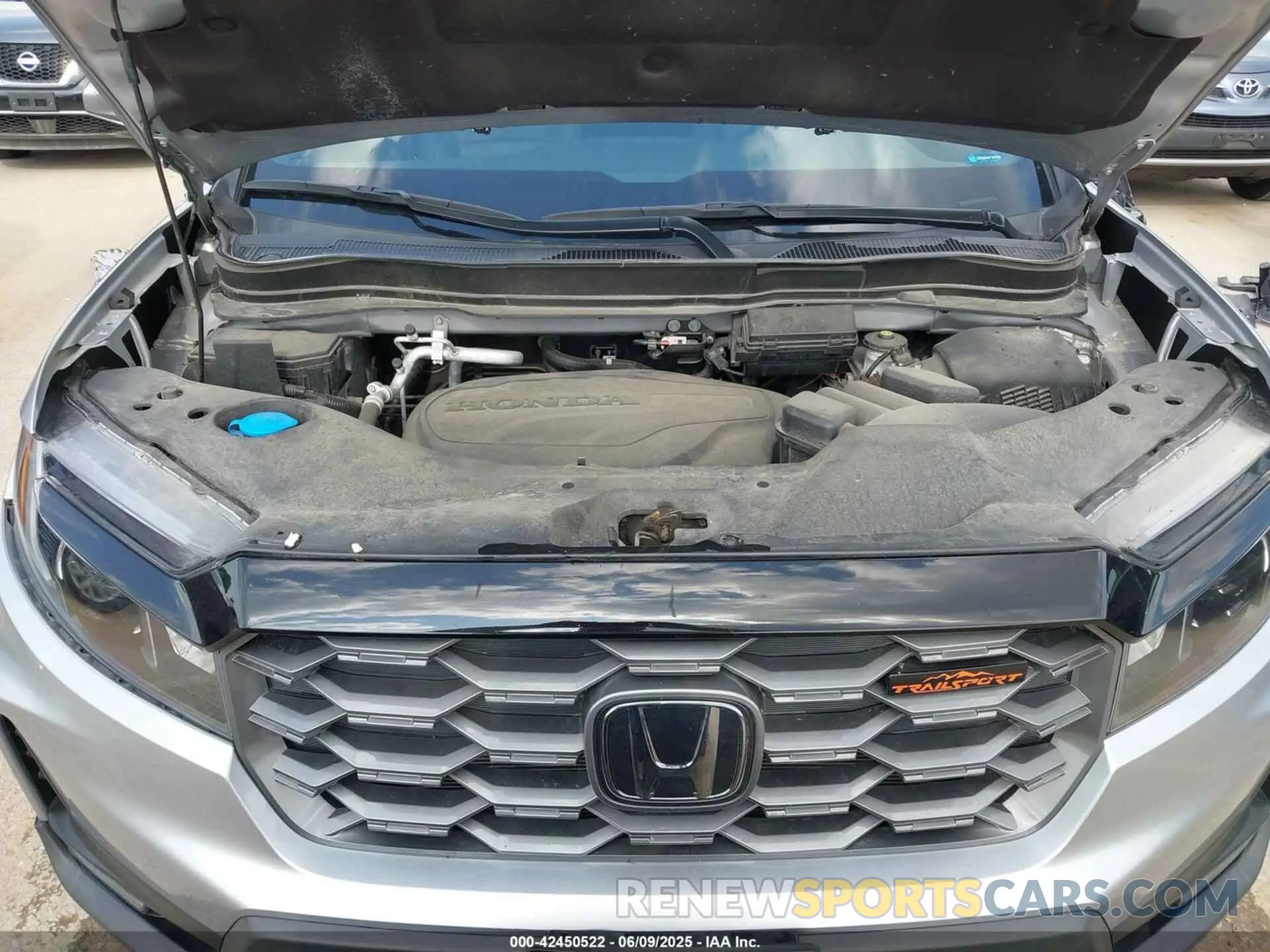 10 Photograph of a damaged car 5FNYF8H63NB004805 HONDA PASSPORT 2022