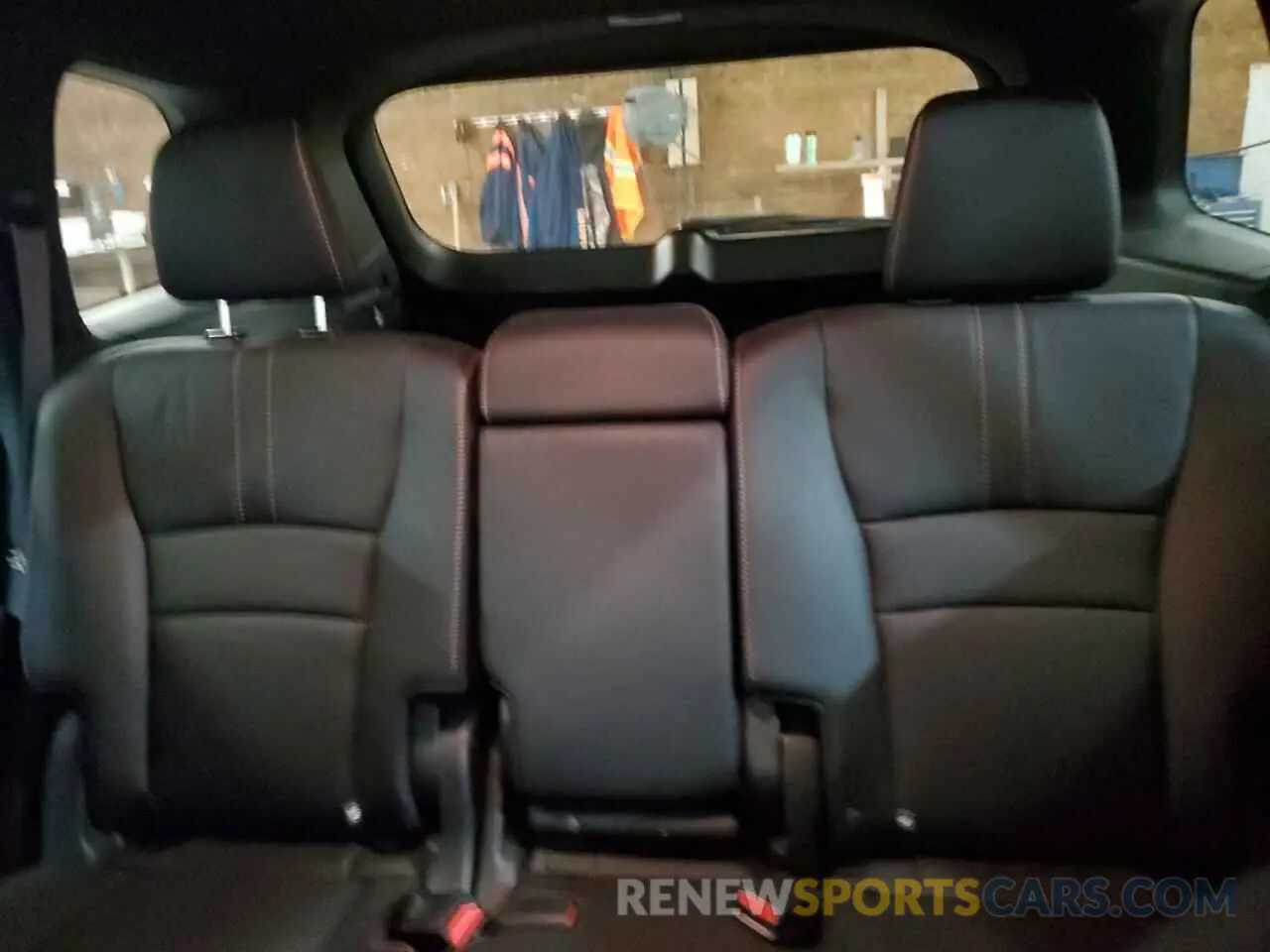 10 Photograph of a damaged car 5FNYF8H63NB009244 HONDA PASSPORT 2022