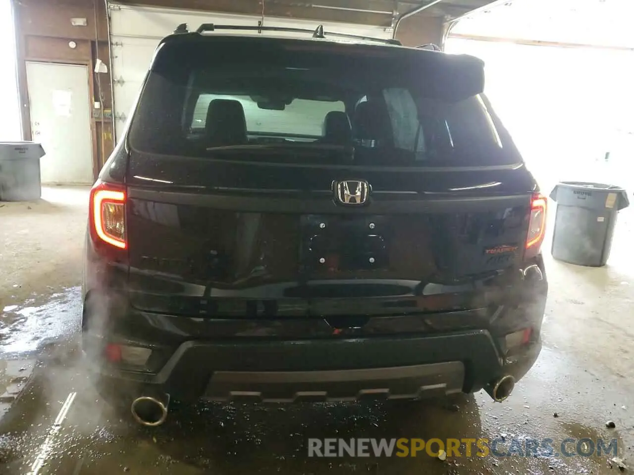 6 Photograph of a damaged car 5FNYF8H63NB009244 HONDA PASSPORT 2022