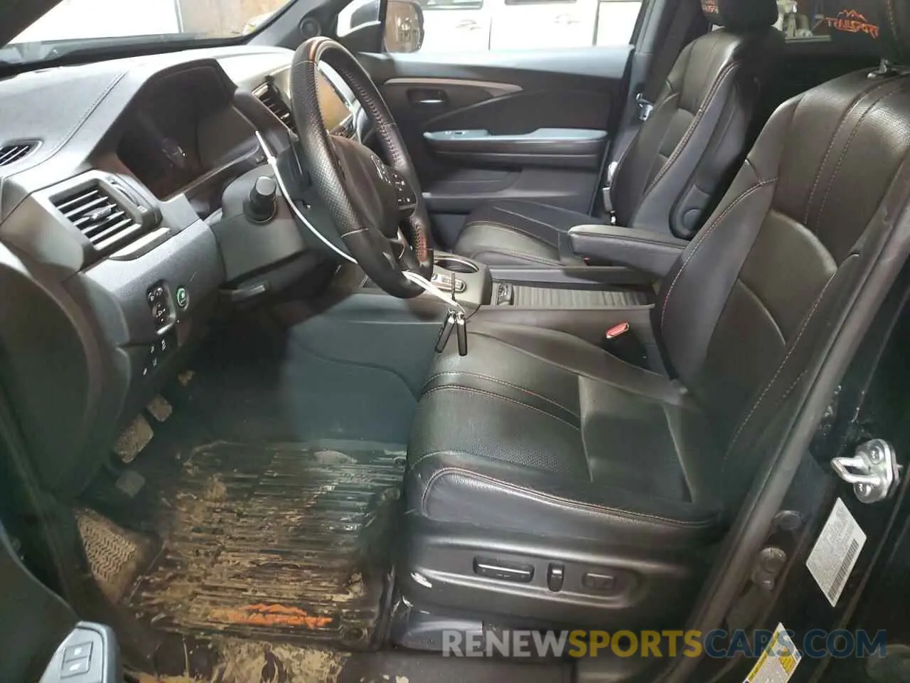 7 Photograph of a damaged car 5FNYF8H63NB009244 HONDA PASSPORT 2022