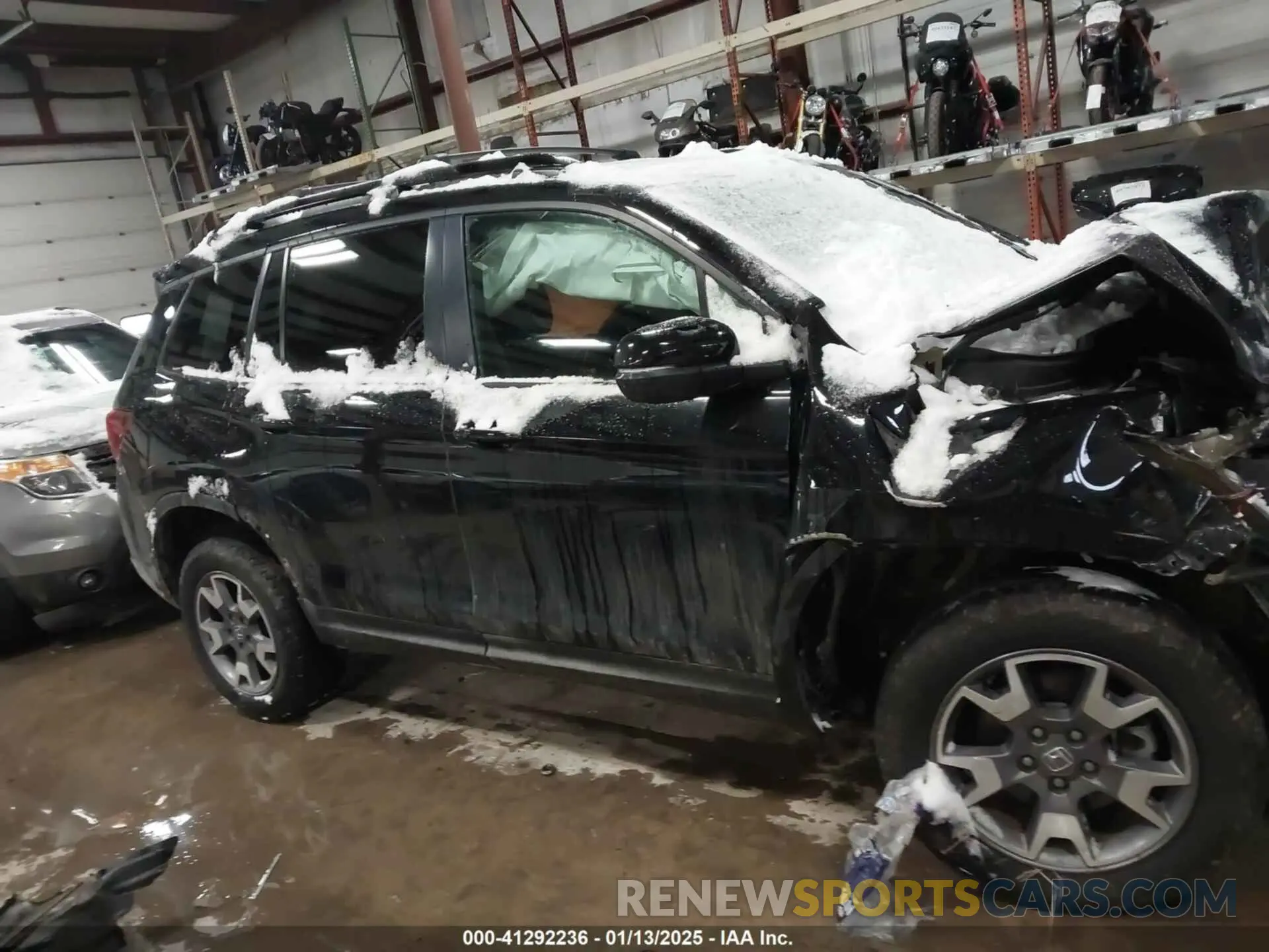 13 Photograph of a damaged car 5FNYF8H63NB028070 HONDA PASSPORT 2022