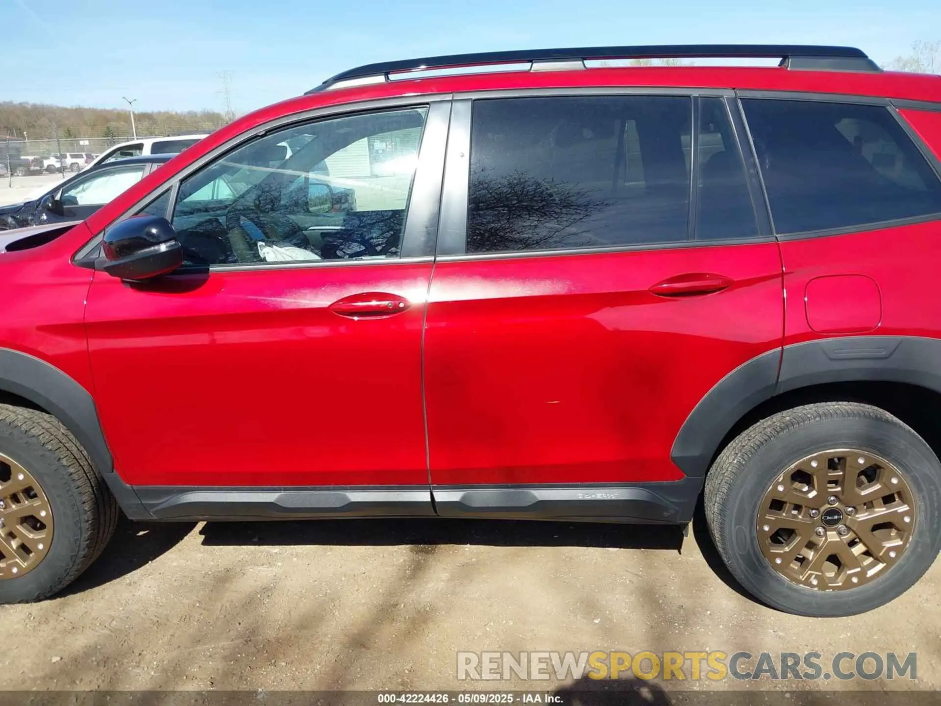 15 Photograph of a damaged car 5FNYF8H69NB015906 HONDA PASSPORT 2022