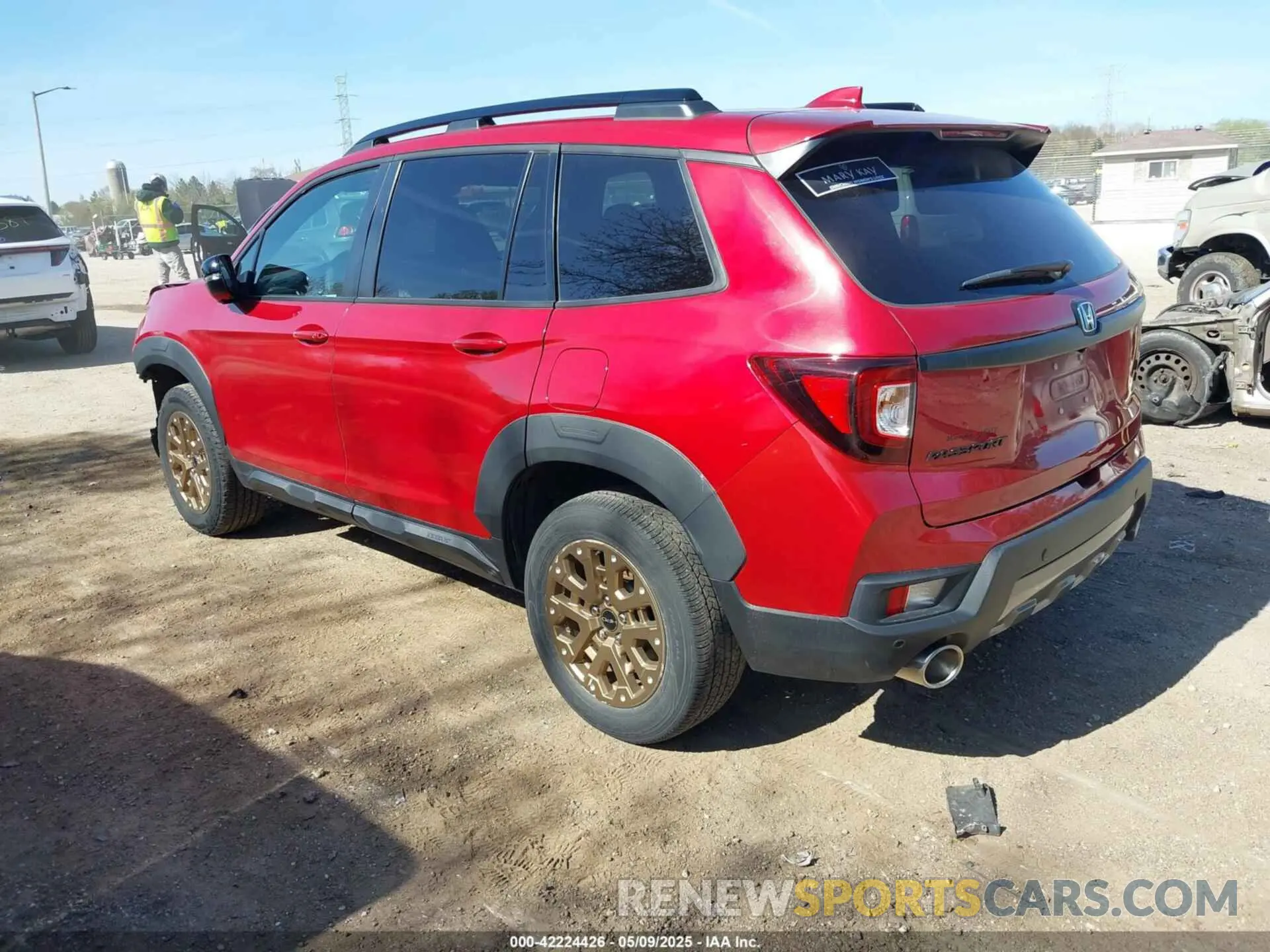 3 Photograph of a damaged car 5FNYF8H69NB015906 HONDA PASSPORT 2022