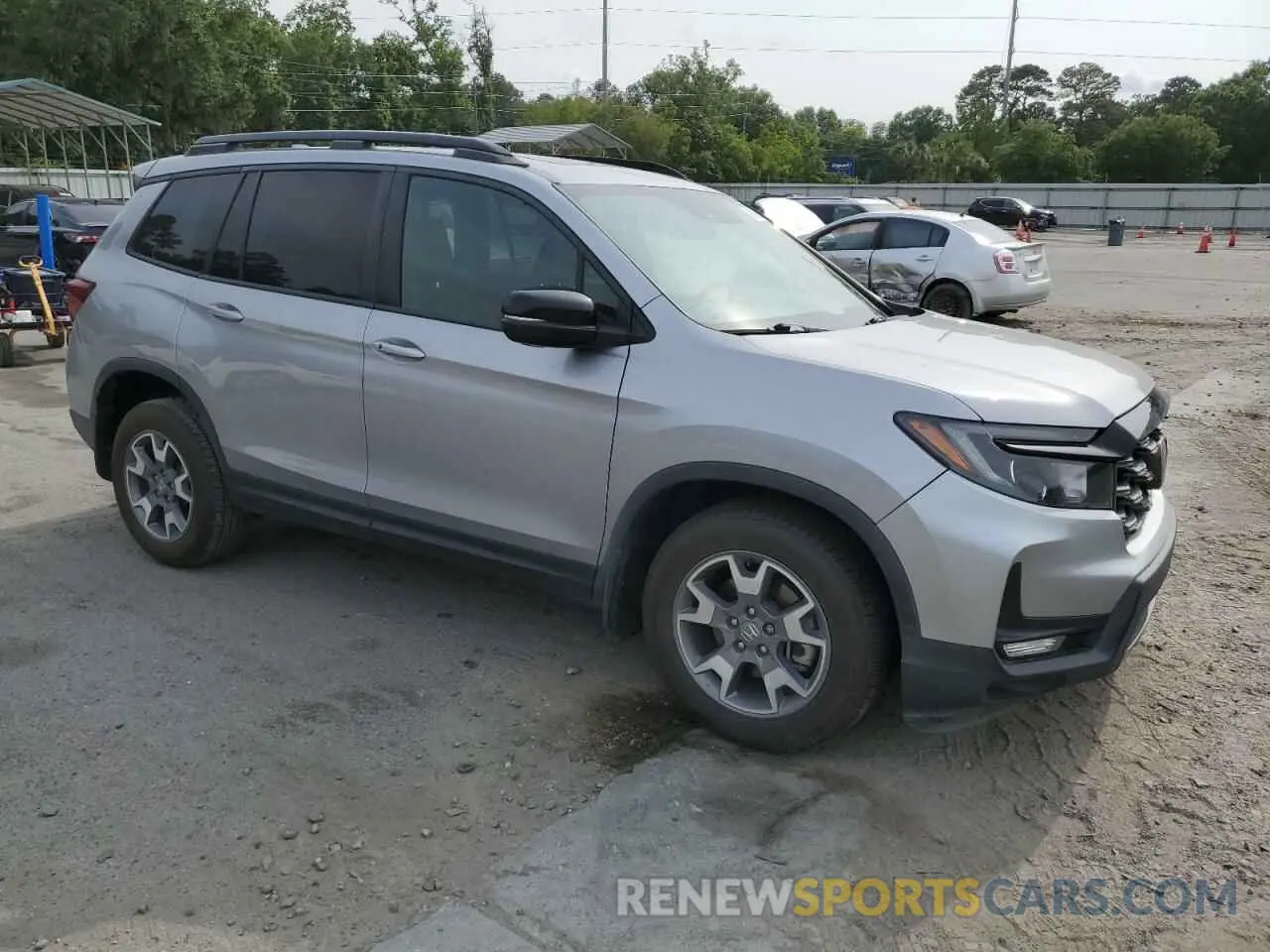 4 Photograph of a damaged car 5FNYF8H6XNB000430 HONDA PASSPORT 2022