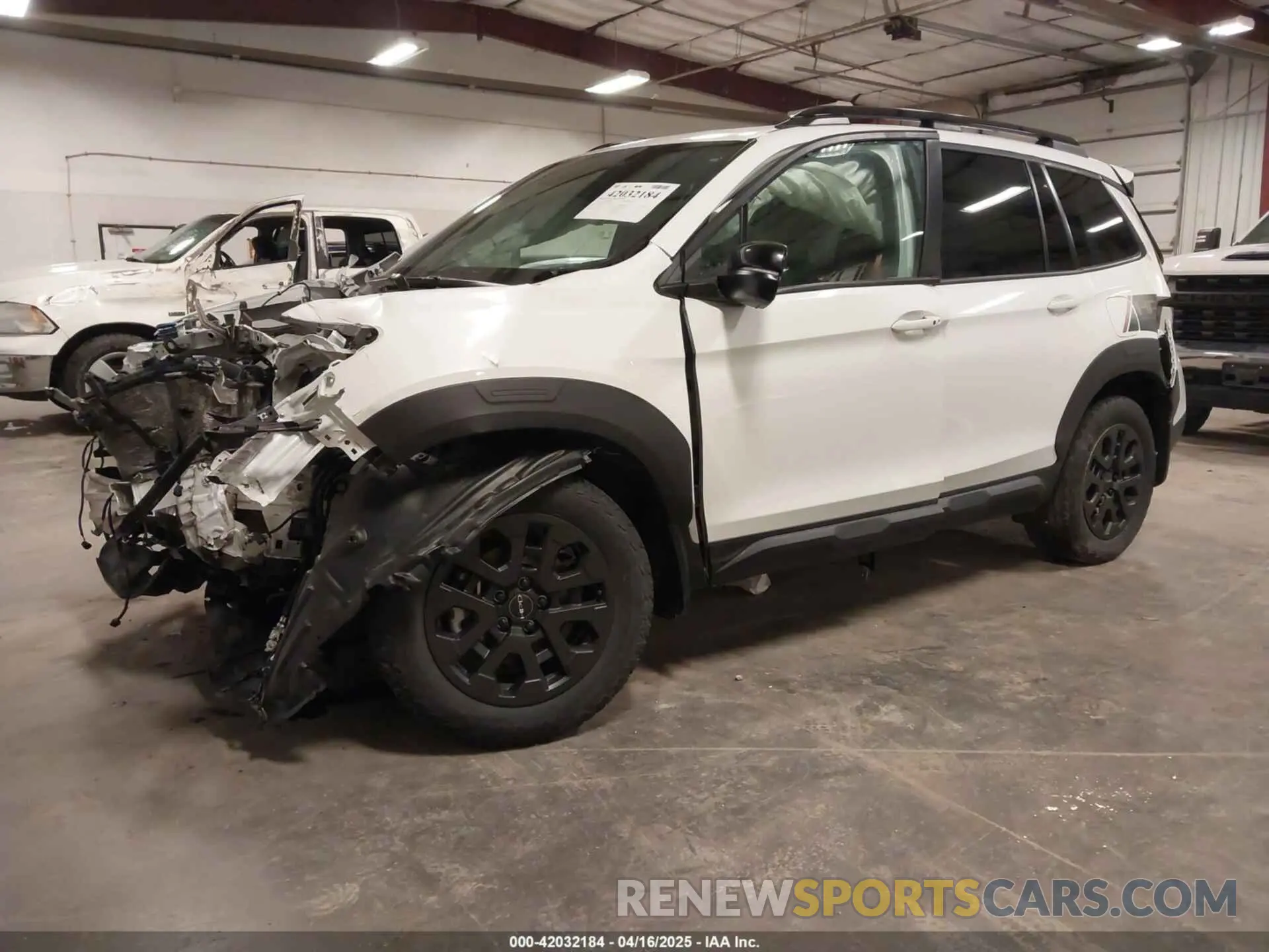 2 Photograph of a damaged car 5FNYF8H6XNB019074 HONDA PASSPORT 2022