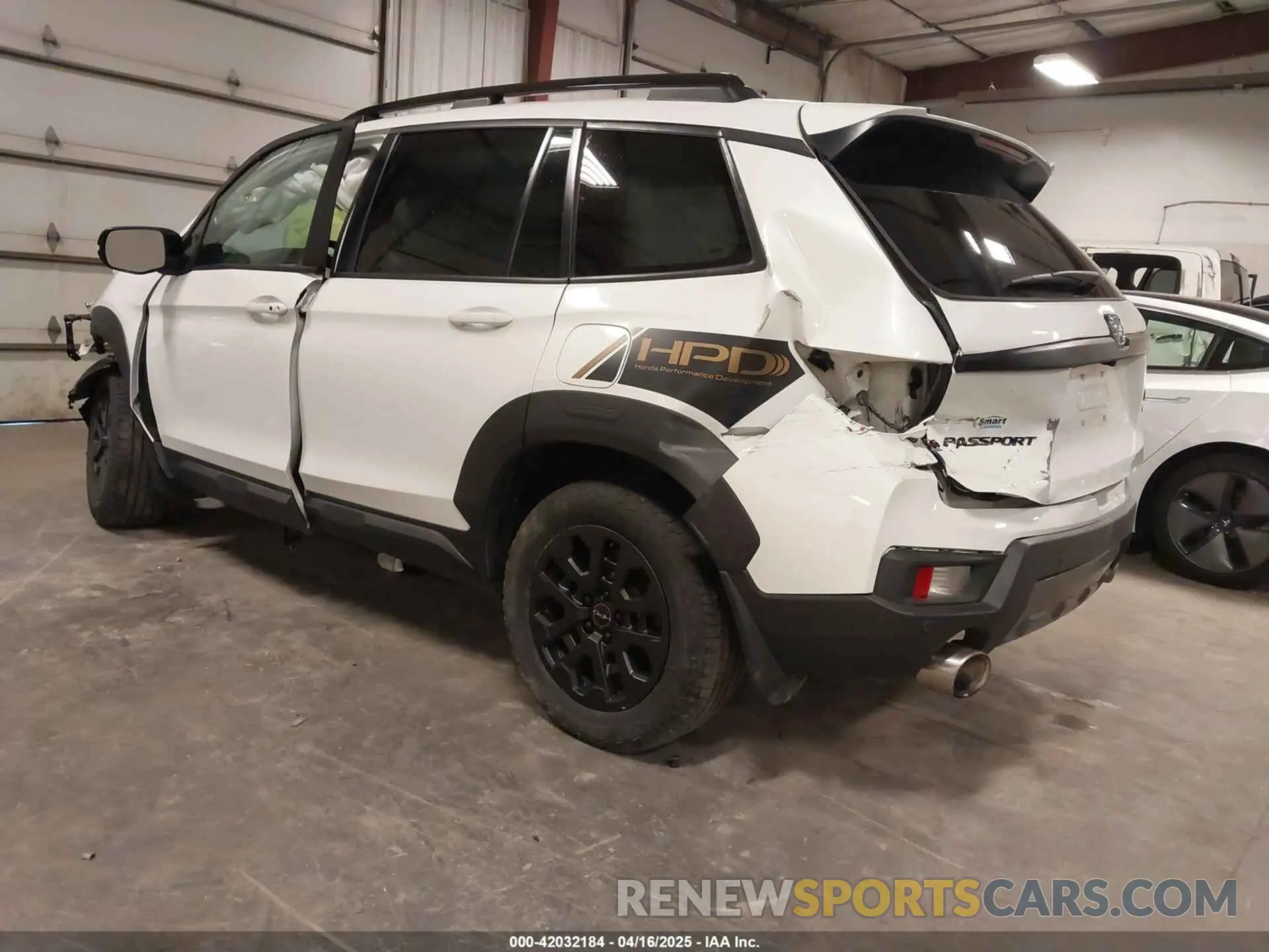 3 Photograph of a damaged car 5FNYF8H6XNB019074 HONDA PASSPORT 2022