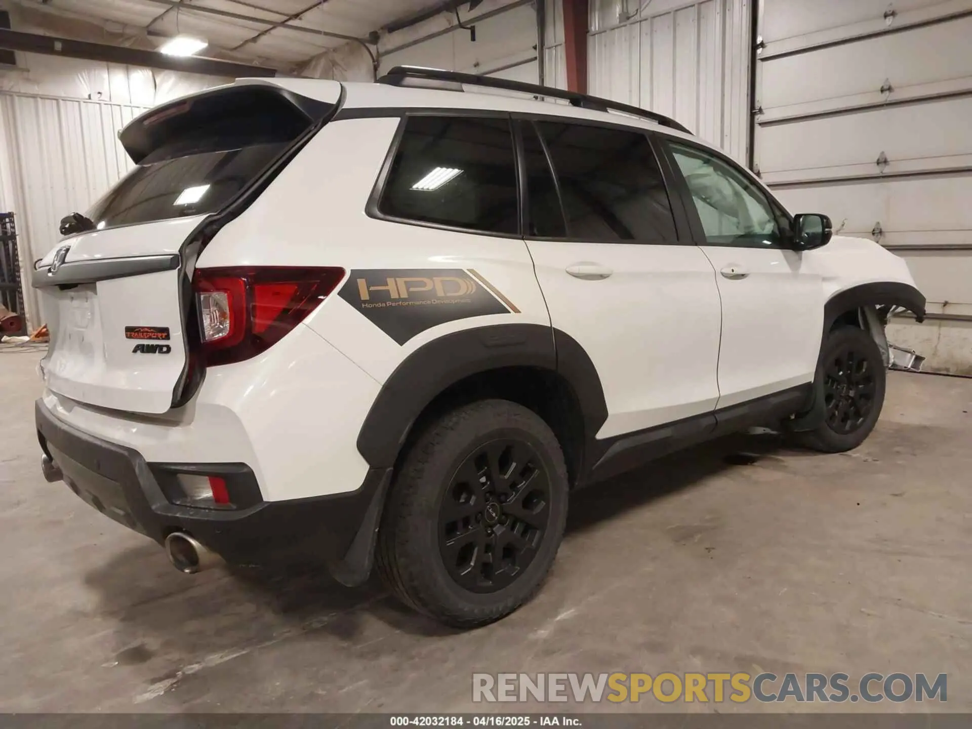 4 Photograph of a damaged car 5FNYF8H6XNB019074 HONDA PASSPORT 2022