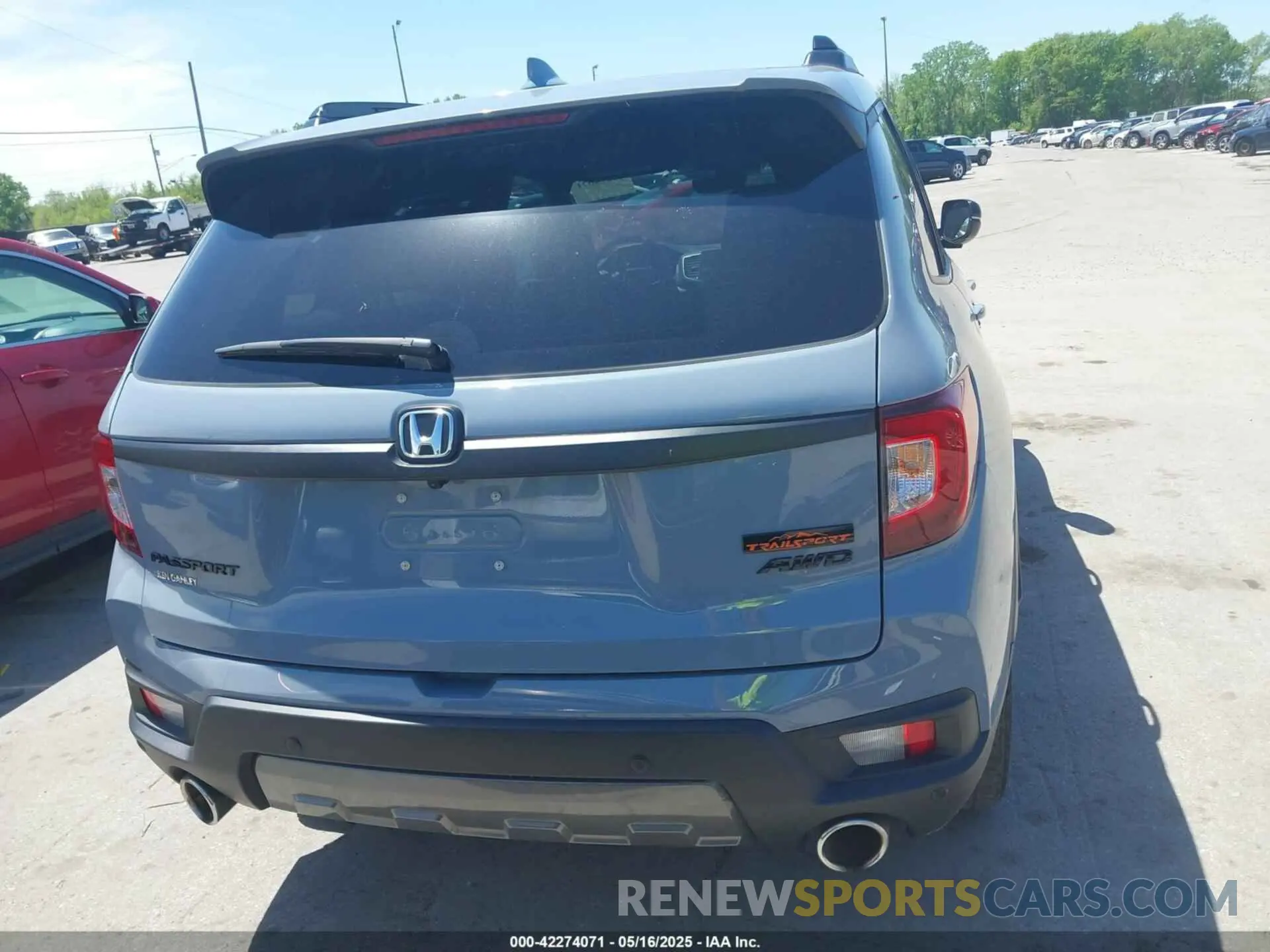 17 Photograph of a damaged car 5FNYF8H6XNB023013 HONDA PASSPORT 2022