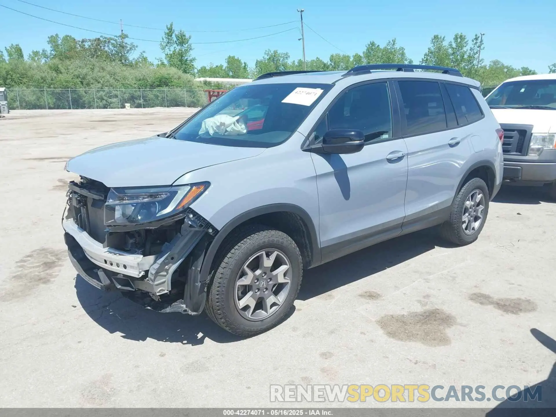 2 Photograph of a damaged car 5FNYF8H6XNB023013 HONDA PASSPORT 2022