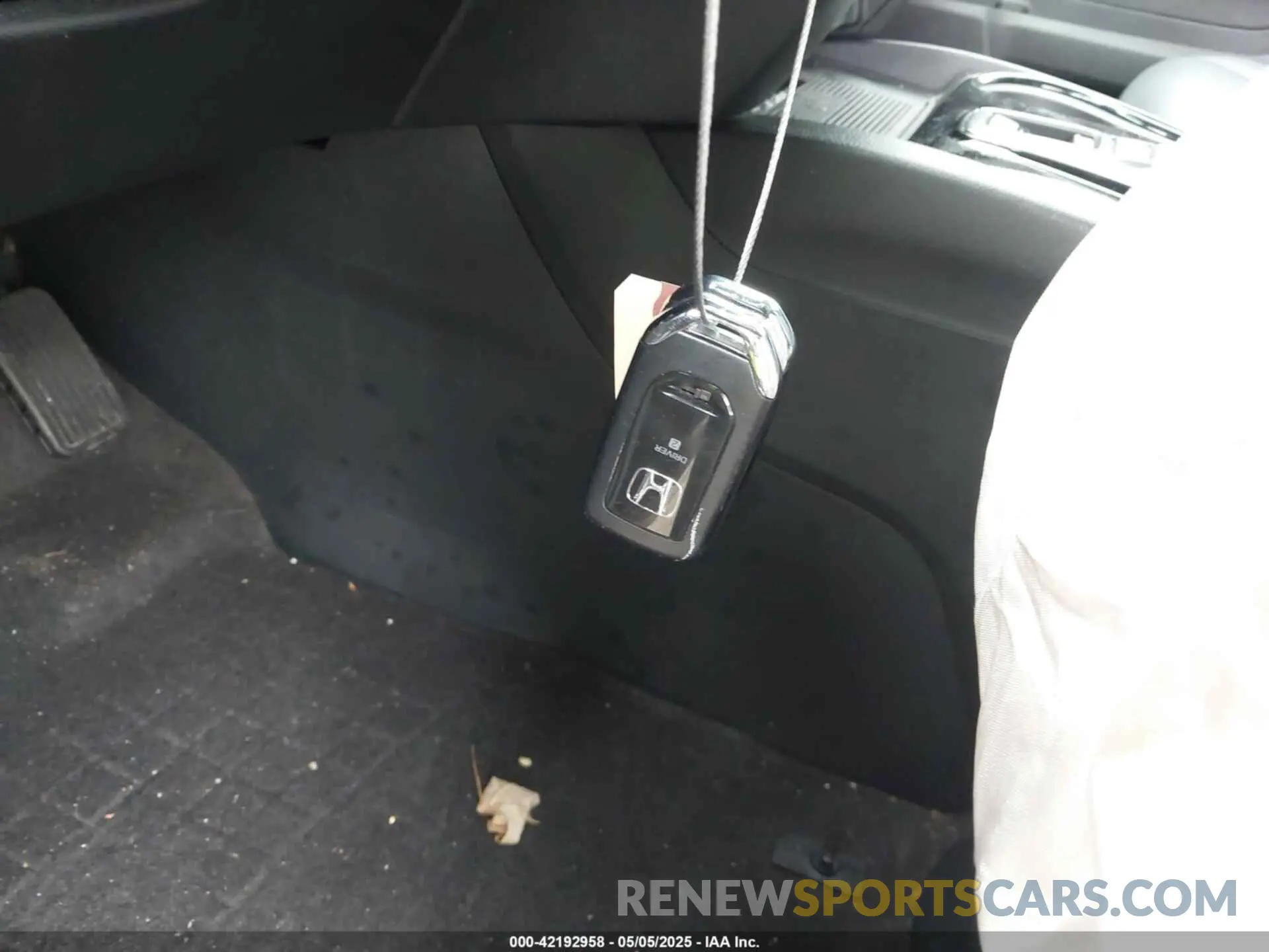 11 Photograph of a damaged car 5FNYF8H00PB022743 HONDA PASSPORT 2023
