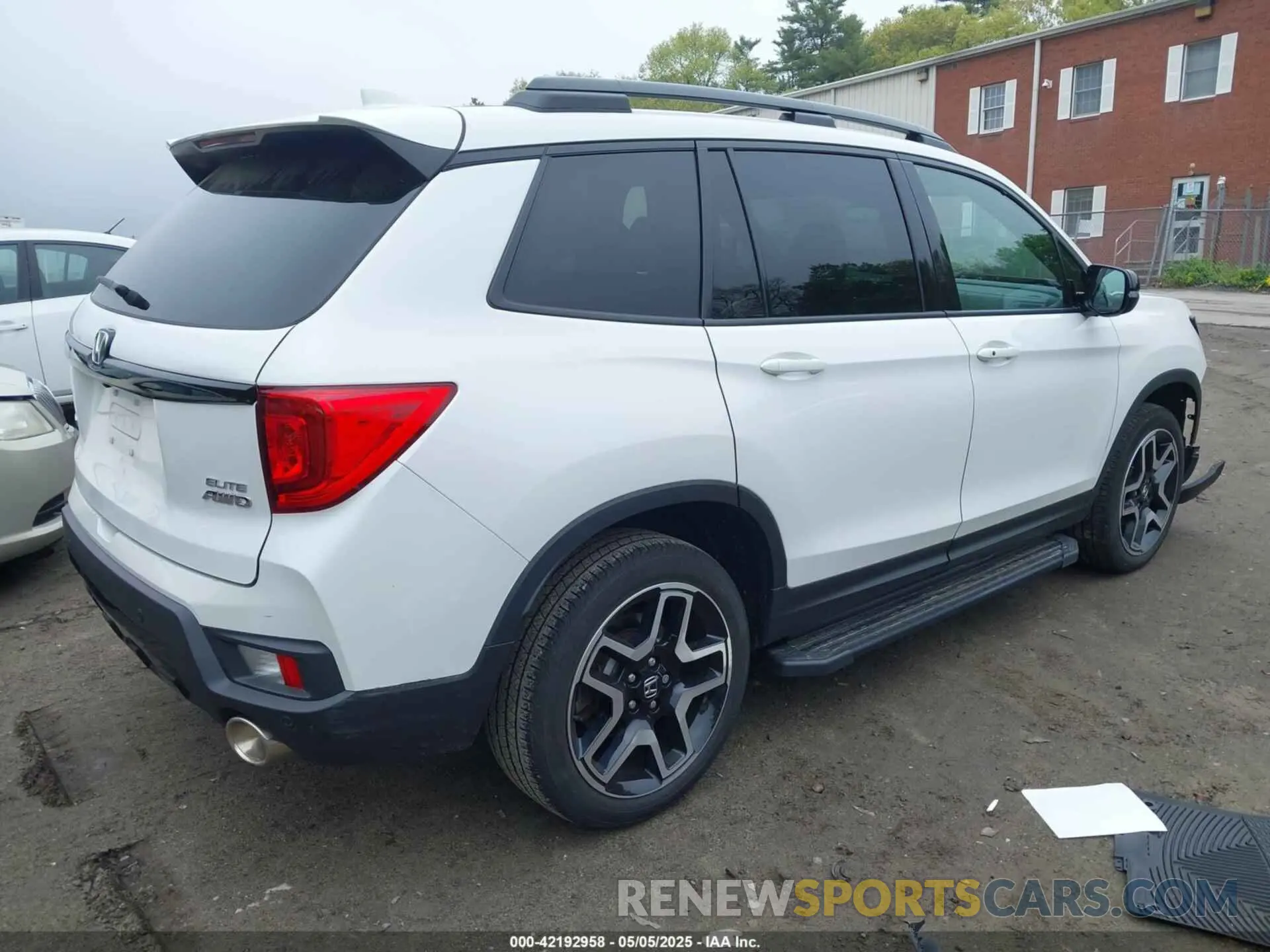 4 Photograph of a damaged car 5FNYF8H00PB022743 HONDA PASSPORT 2023
