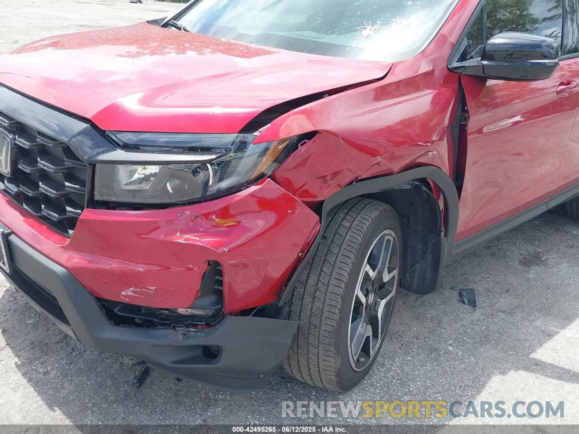 6 Photograph of a damaged car 5FNYF8H01PB031645 HONDA PASSPORT 2023