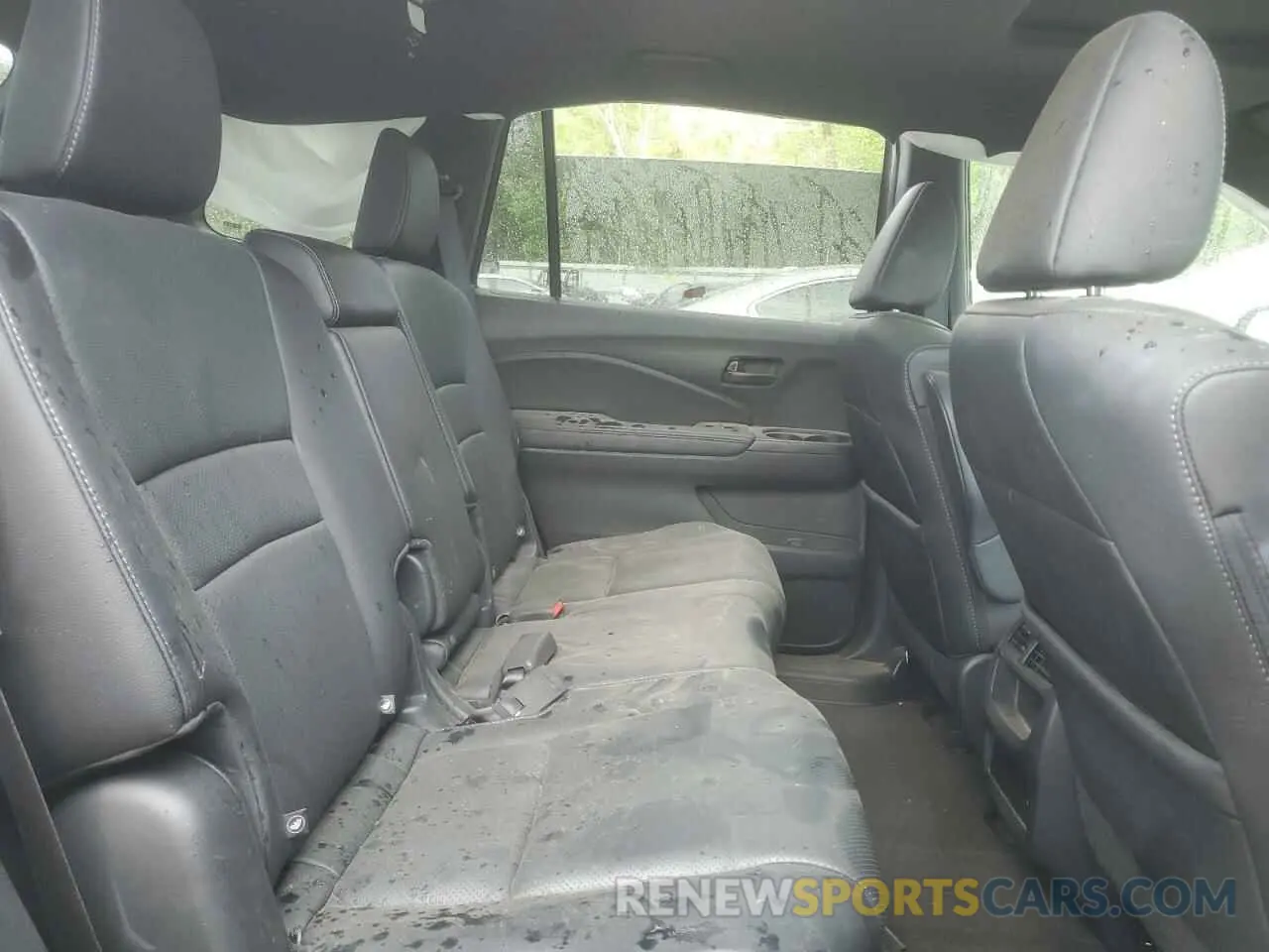 11 Photograph of a damaged car 5FNYF8H52PB022643 HONDA PASSPORT 2023