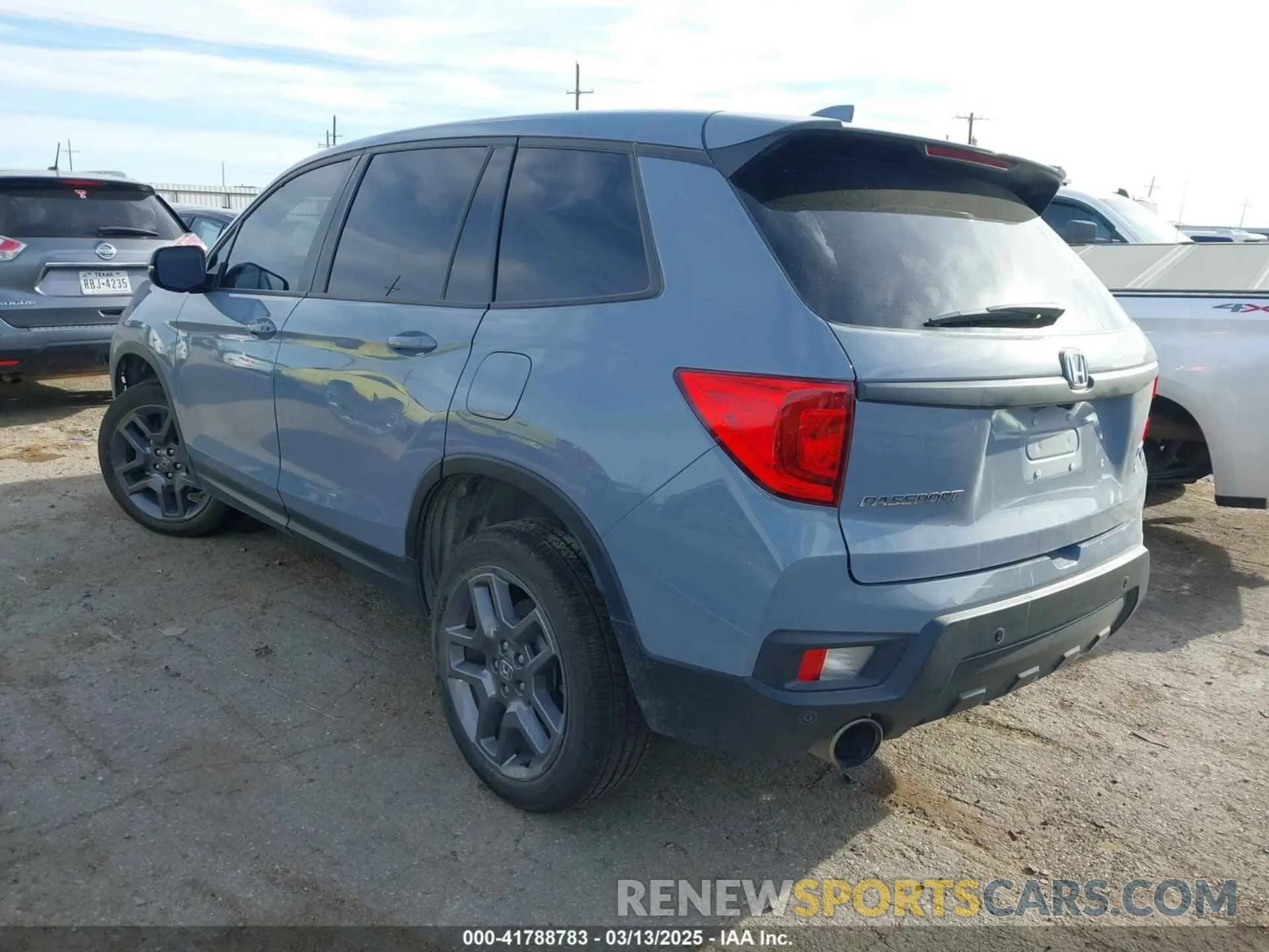 3 Photograph of a damaged car 5FNYF8H52PB027082 HONDA PASSPORT 2023