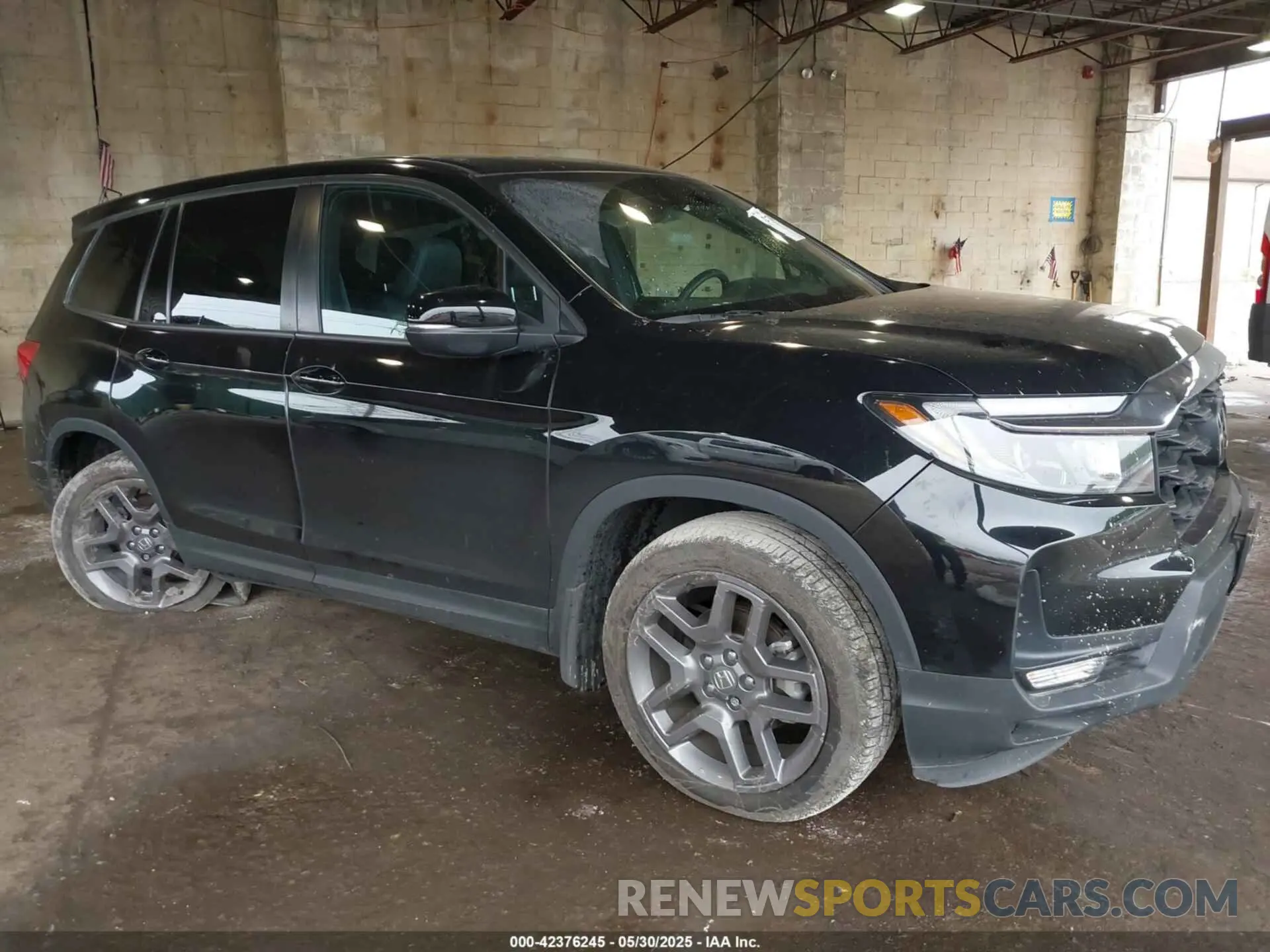 1 Photograph of a damaged car 5FNYF8H52PB033173 HONDA PASSPORT 2023