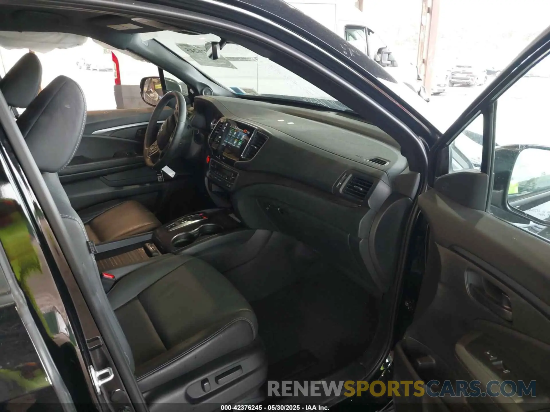 5 Photograph of a damaged car 5FNYF8H52PB033173 HONDA PASSPORT 2023
