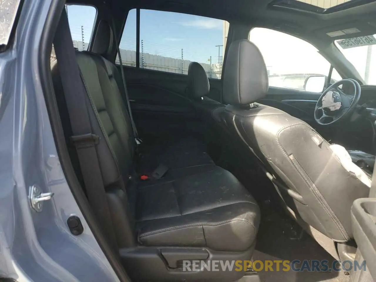 12 Photograph of a damaged car 5FNYF8H53PB021775 HONDA PASSPORT 2023