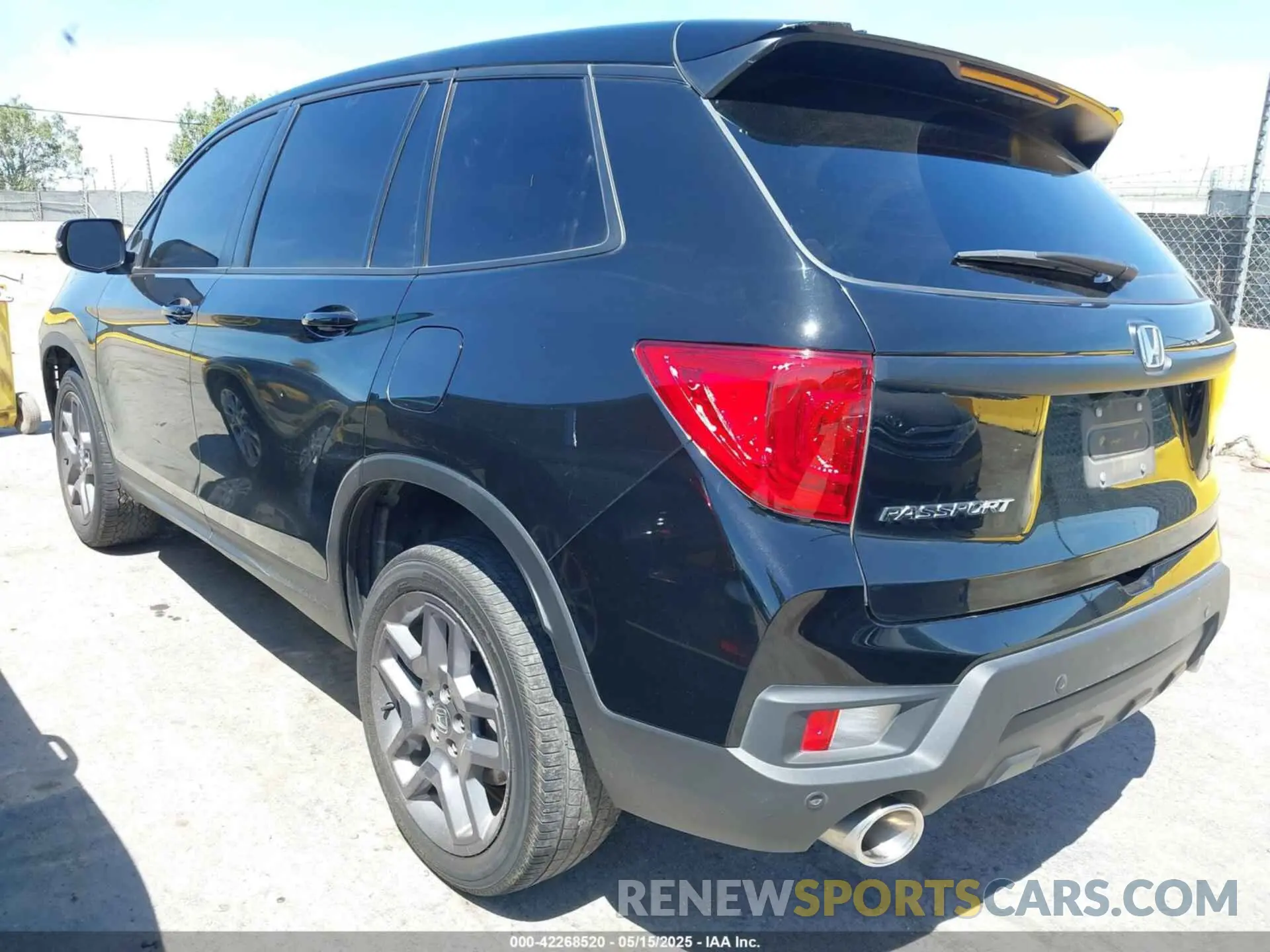 3 Photograph of a damaged car 5FNYF8H55PB020448 HONDA PASSPORT 2023