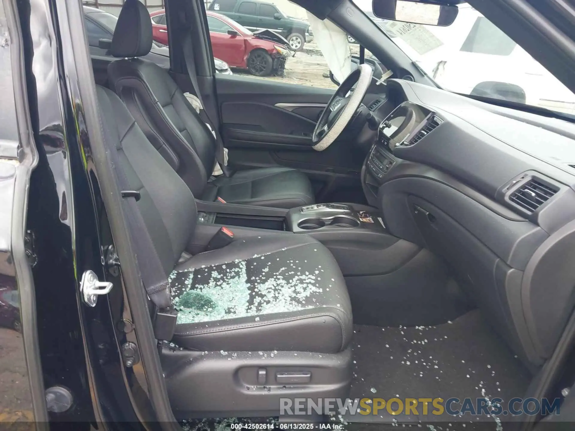 5 Photograph of a damaged car 5FNYF8H56PB009779 HONDA PASSPORT 2023