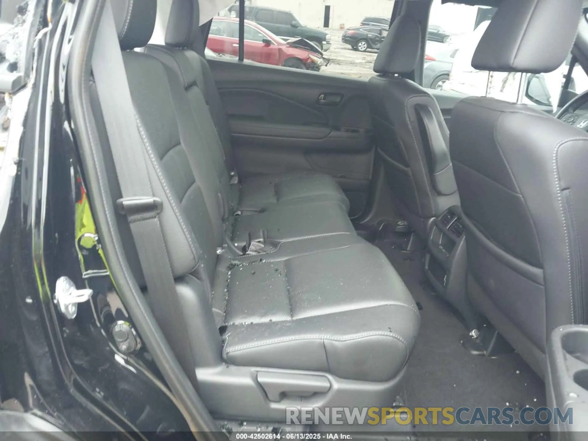 8 Photograph of a damaged car 5FNYF8H56PB009779 HONDA PASSPORT 2023