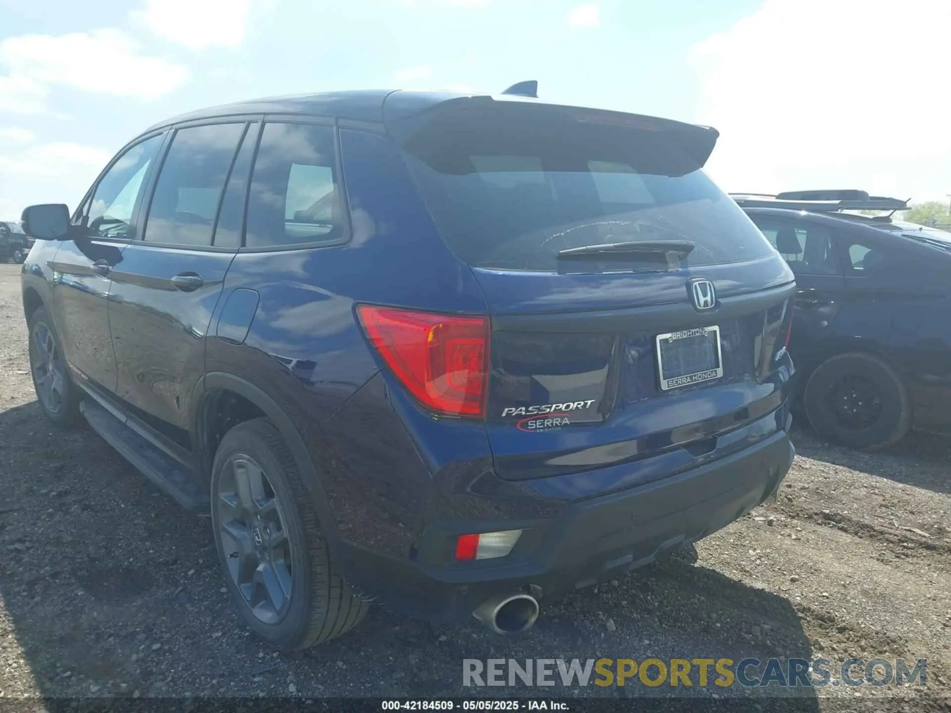 3 Photograph of a damaged car 5FNYF8H57PB004896 HONDA PASSPORT 2023