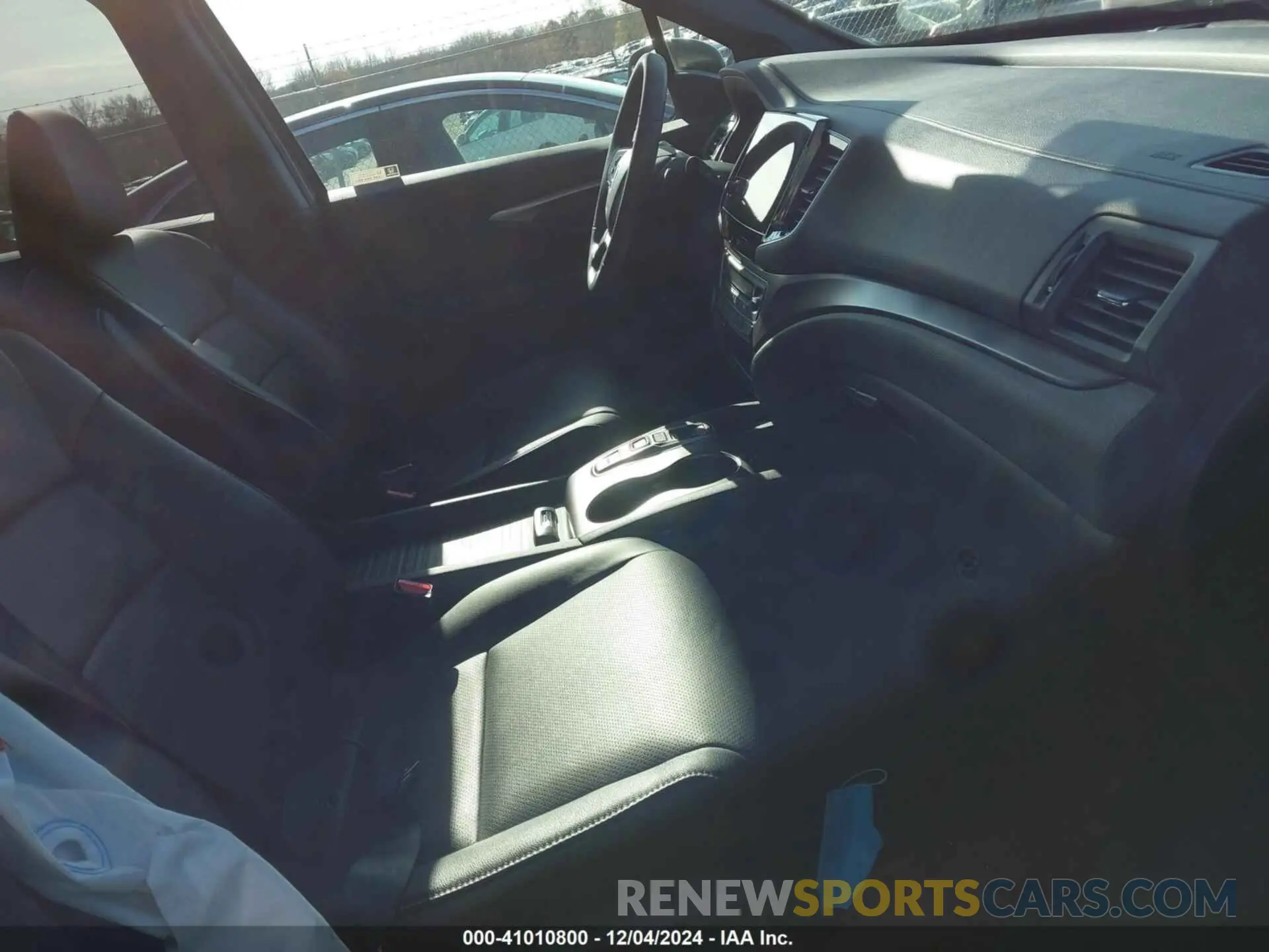 5 Photograph of a damaged car 5FNYF8H57PB019186 HONDA PASSPORT 2023