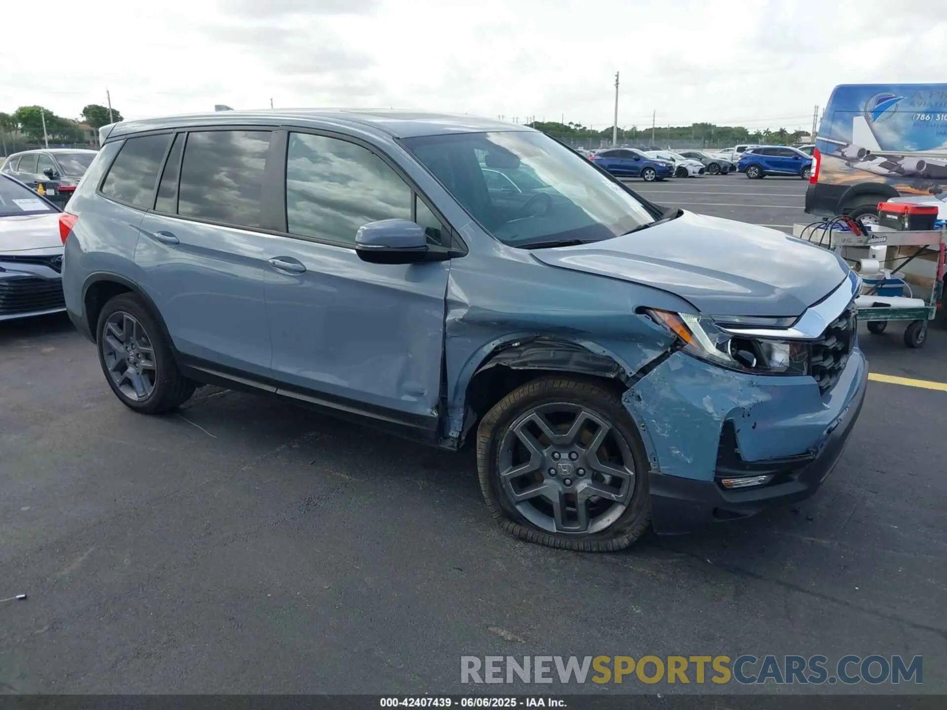 1 Photograph of a damaged car 5FNYF8H57PB020516 HONDA PASSPORT 2023
