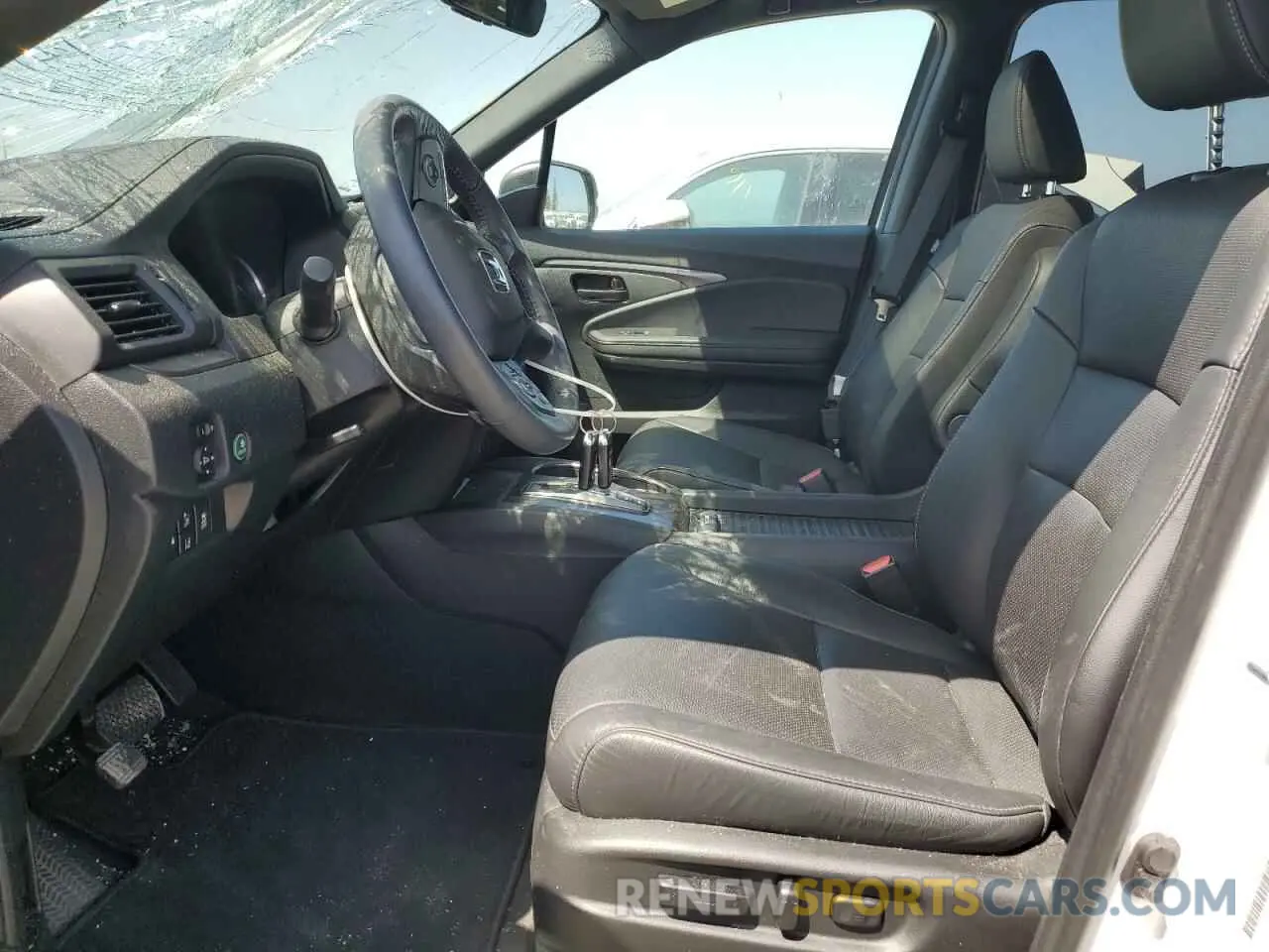 7 Photograph of a damaged car 5FNYF8H59PB010280 HONDA PASSPORT 2023