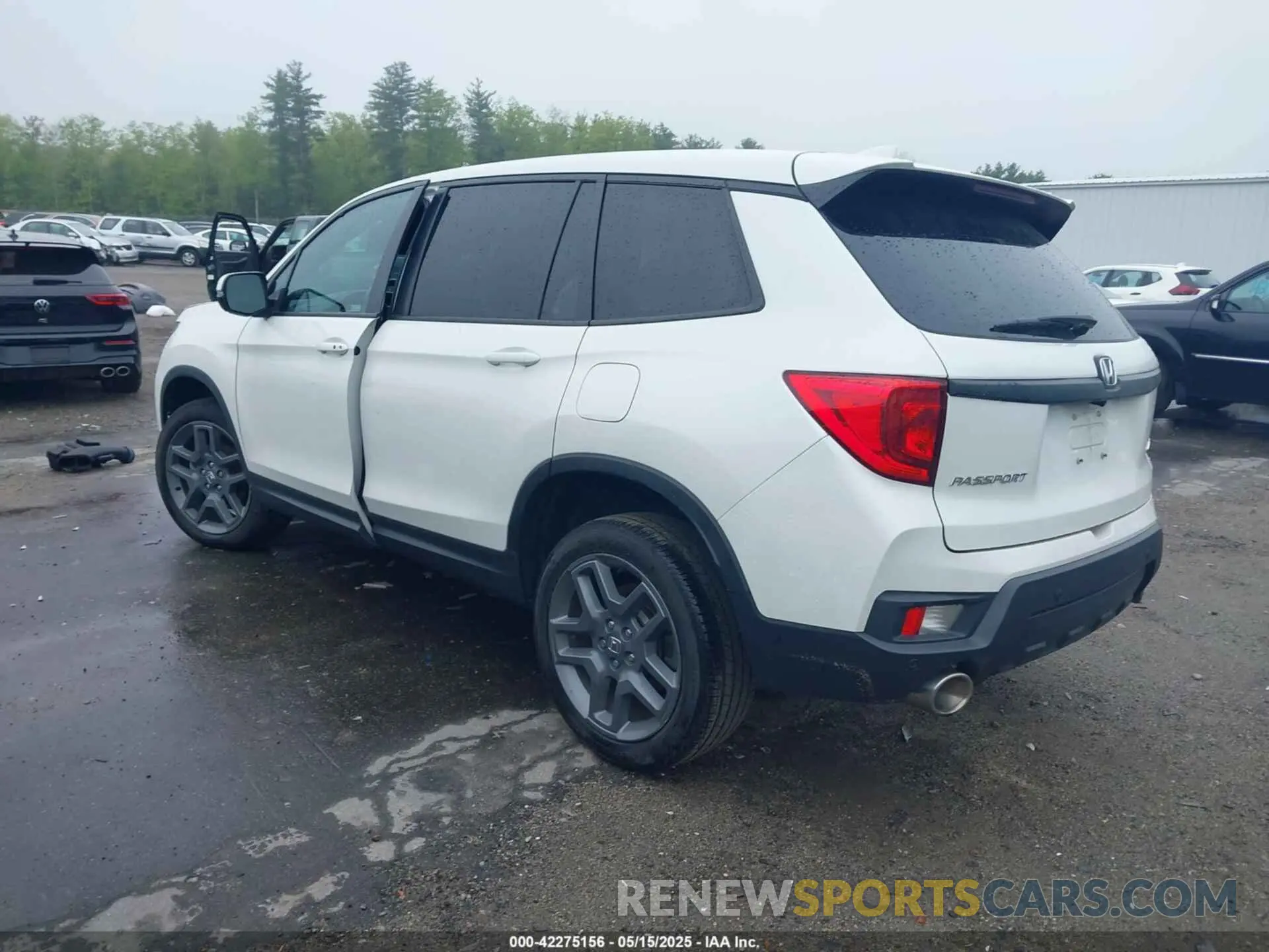 3 Photograph of a damaged car 5FNYF8H5XPB005136 HONDA PASSPORT 2023