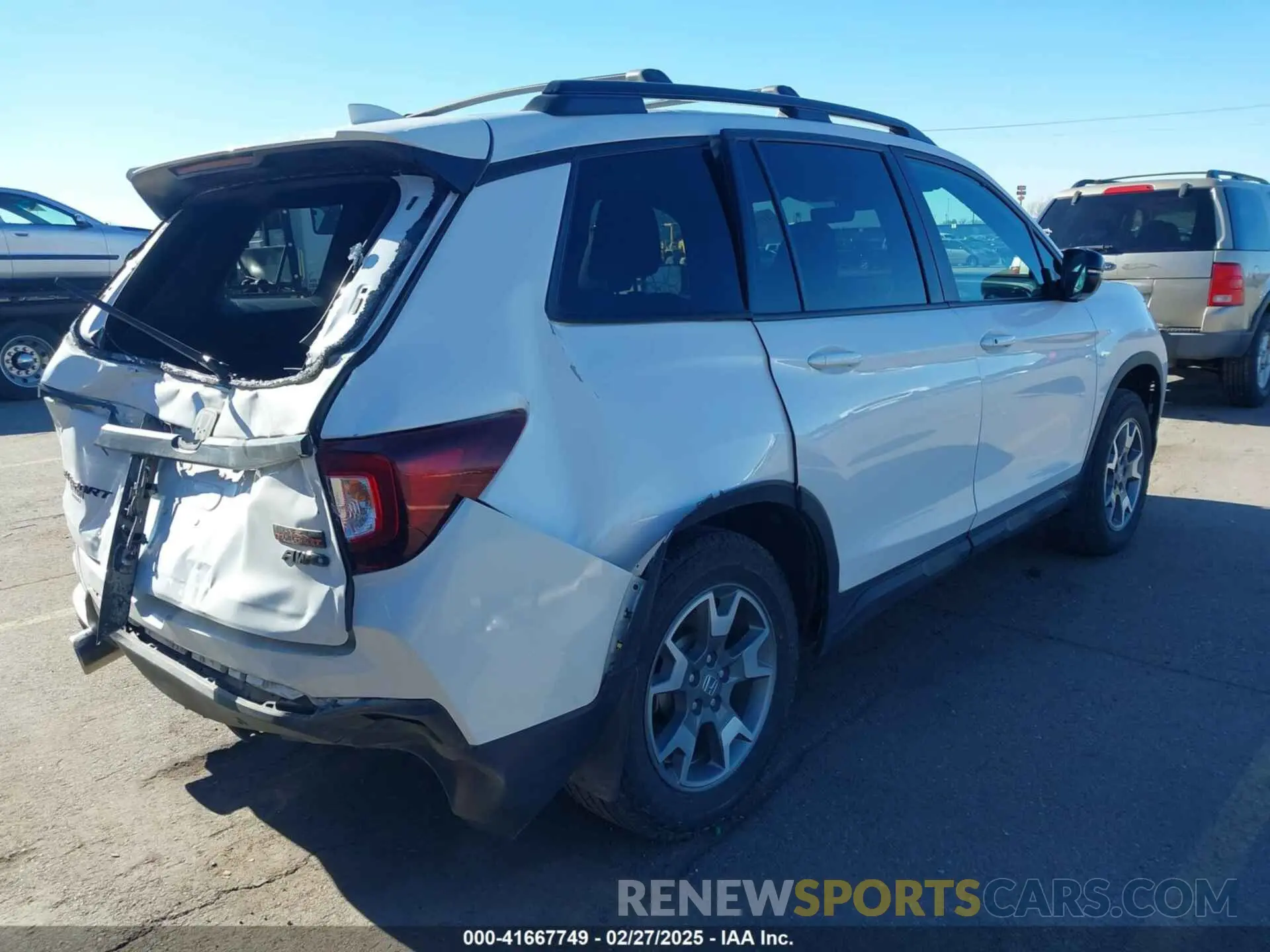 4 Photograph of a damaged car 5FNYF8H60PB015912 HONDA PASSPORT 2023