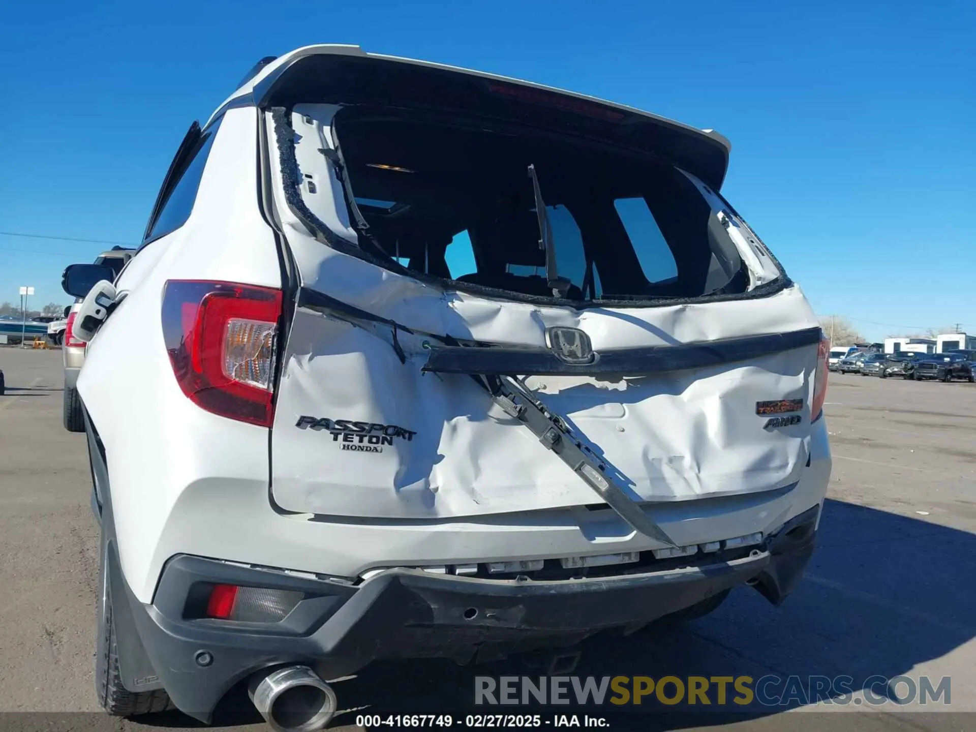 6 Photograph of a damaged car 5FNYF8H60PB015912 HONDA PASSPORT 2023