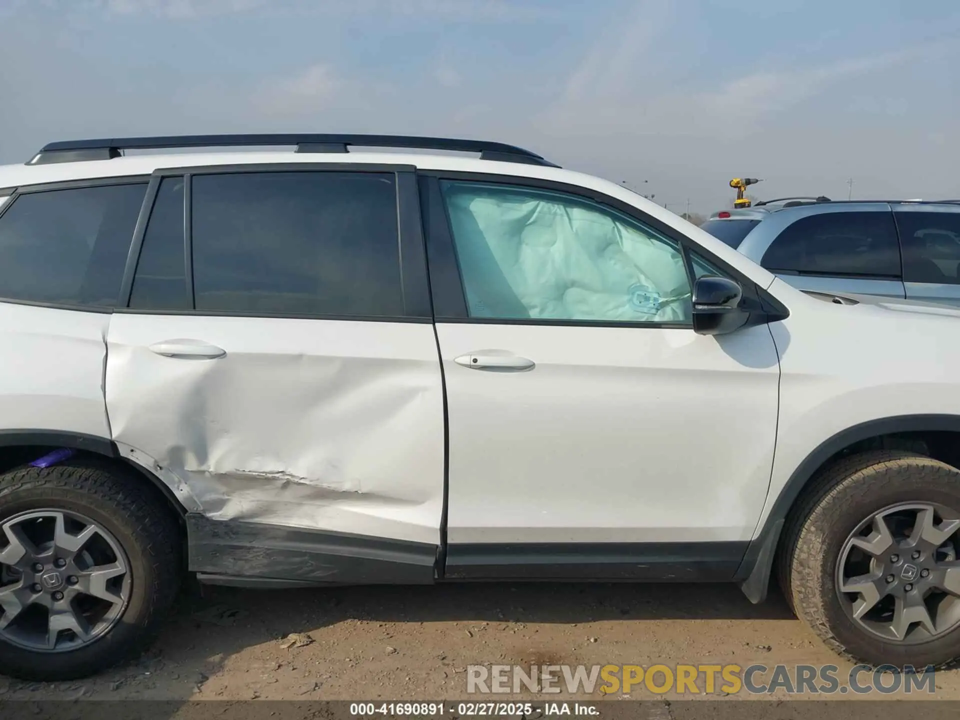 13 Photograph of a damaged car 5FNYF8H60PB041202 HONDA PASSPORT 2023