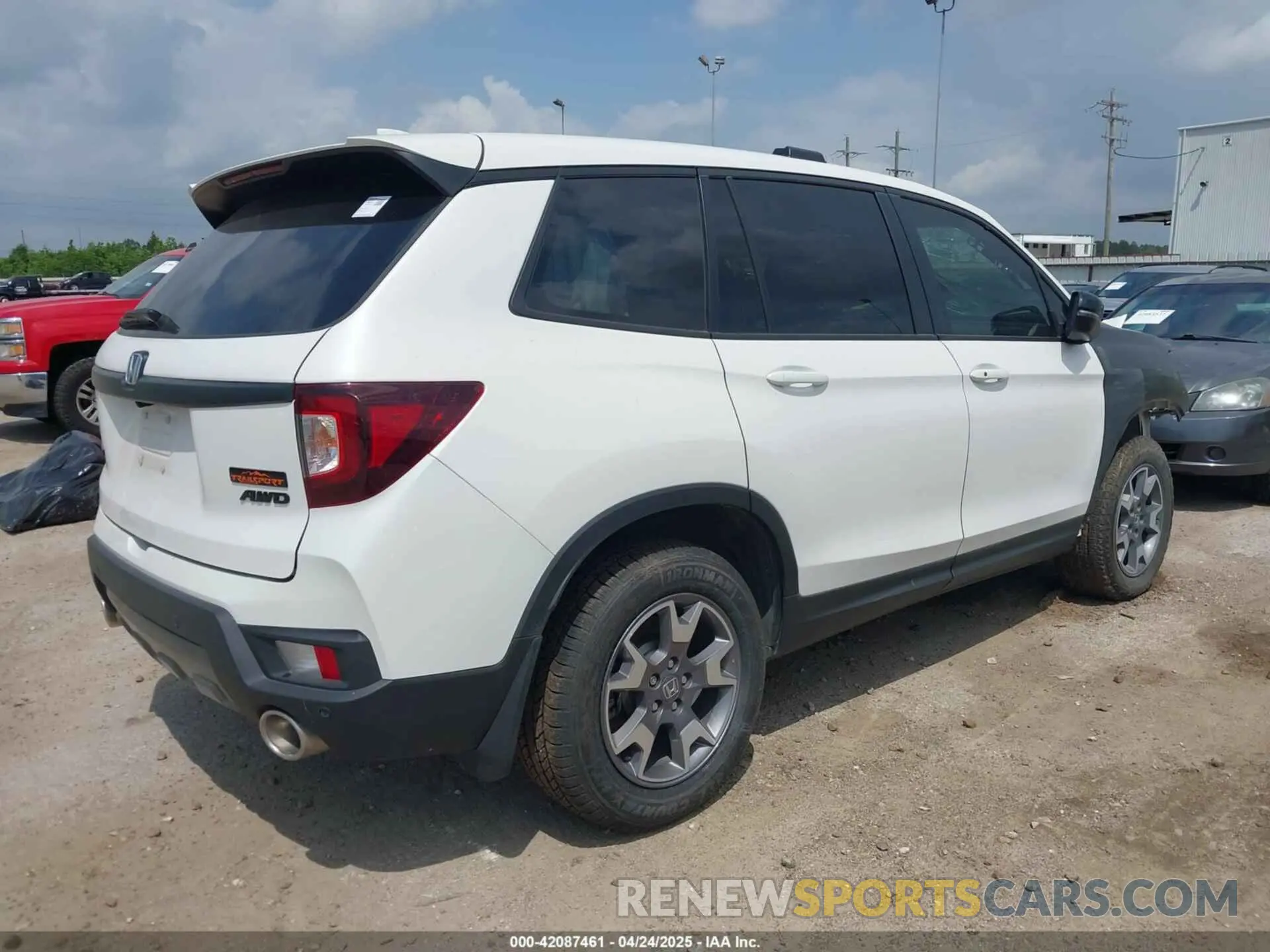 4 Photograph of a damaged car 5FNYF8H62PB024269 HONDA PASSPORT 2023